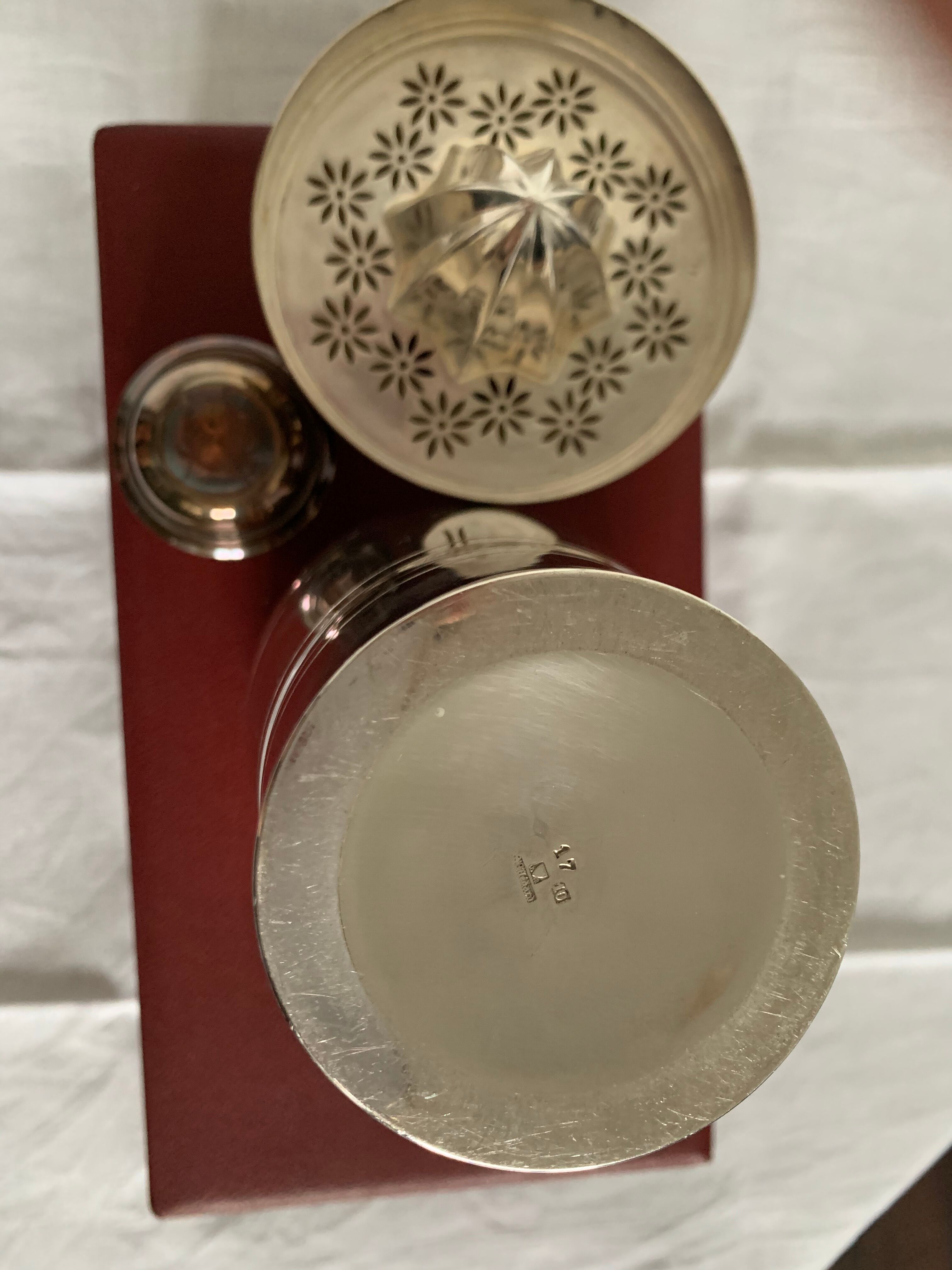 Silver metal shaker - St Medard goldsmith