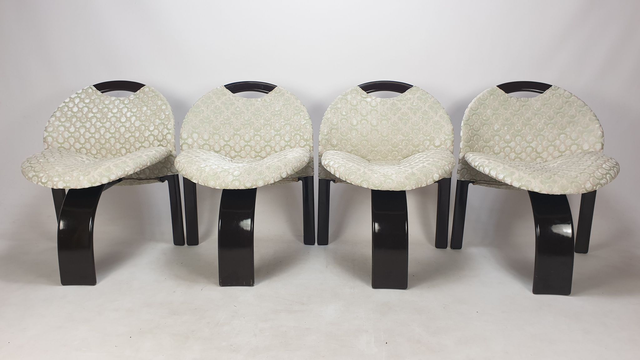 Ensemble de 4 chaises Giovanni Offredi Sail par Saporiti Italie 1973