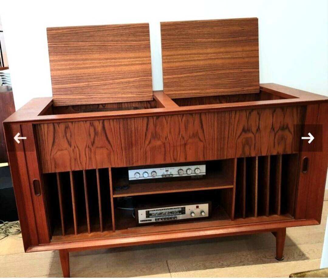 Danish sideboard by Arne Vodder for Sibast Danmark / Hifi music cabinet with Rio rosewood revolving doors