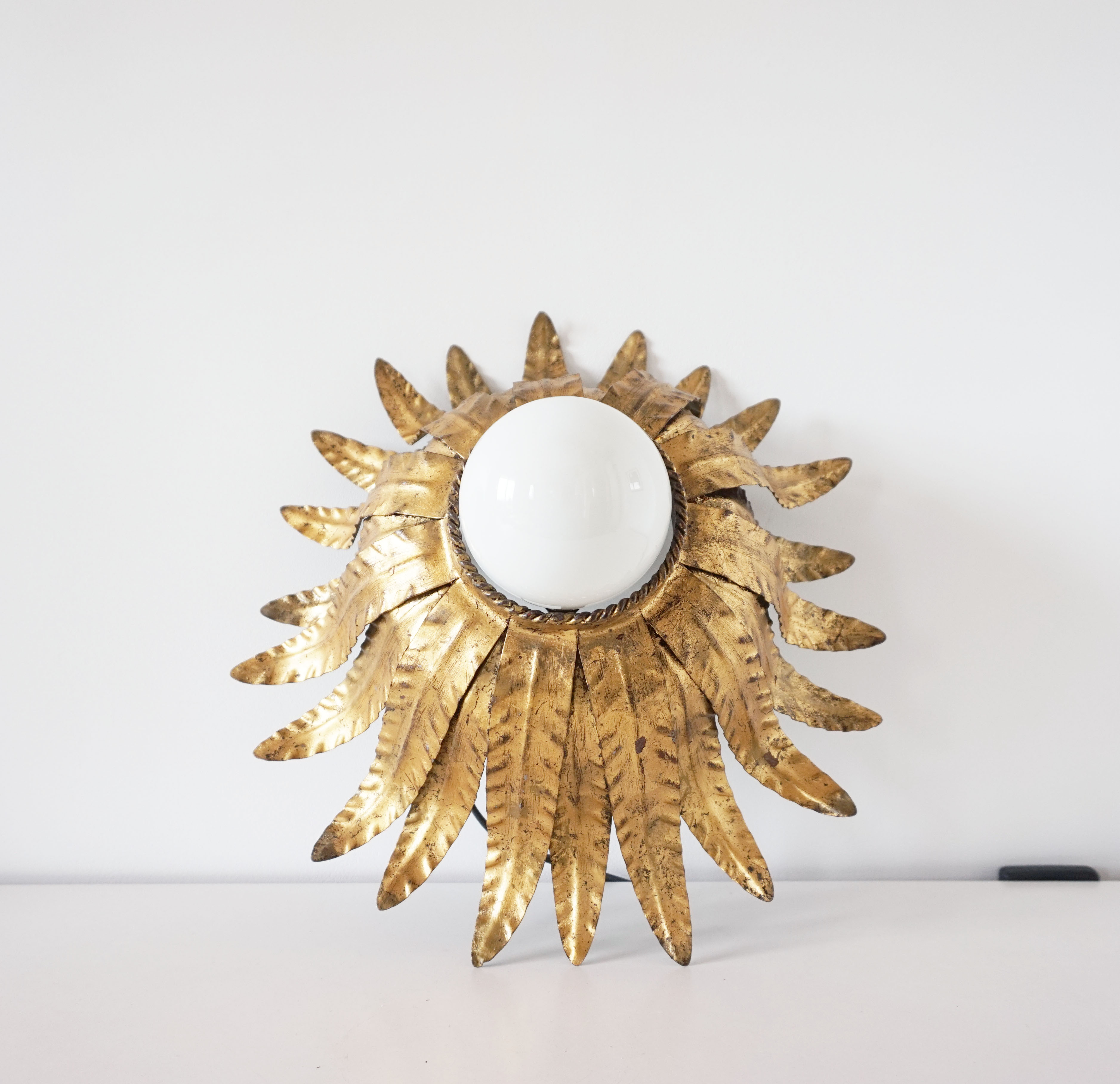 Wall lamp or ceiling lamp flower in gilded metal