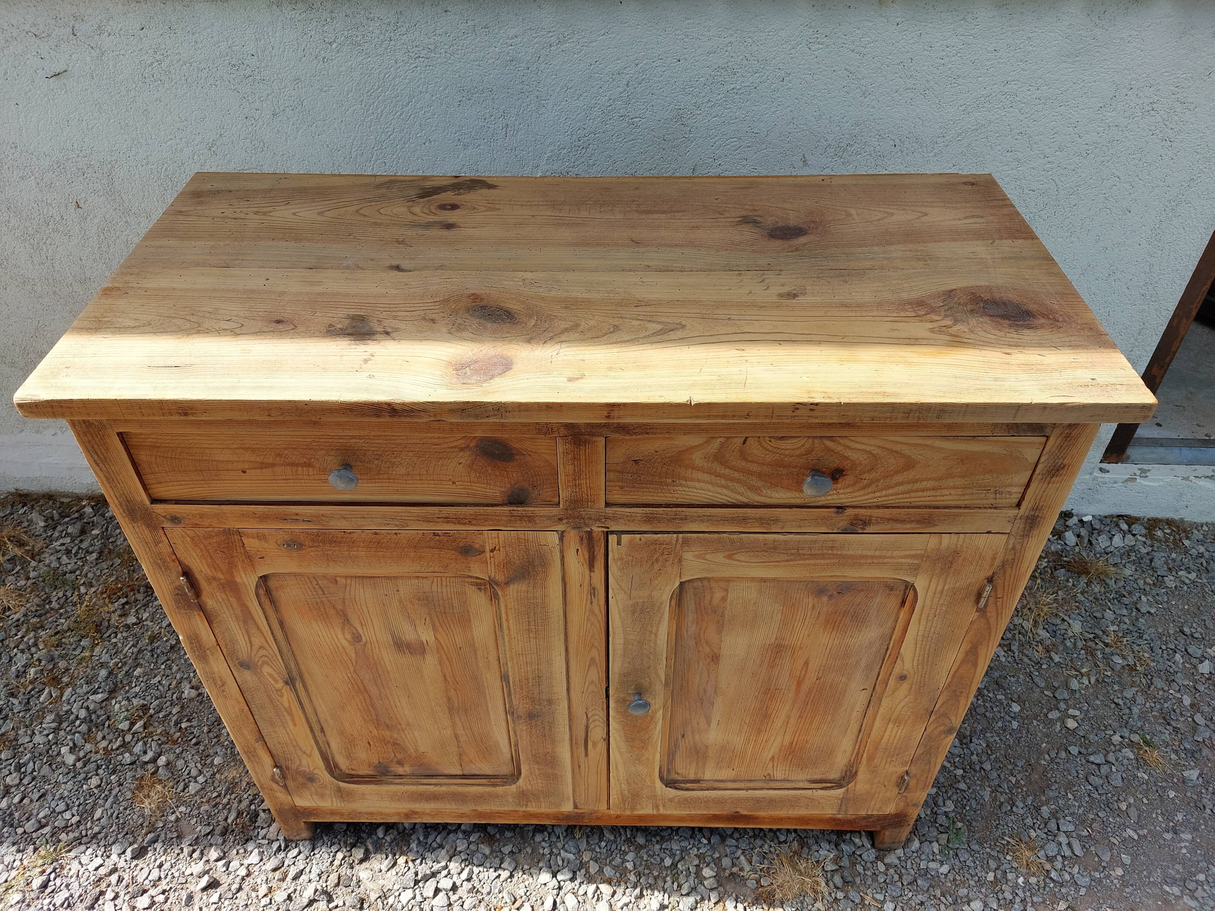 Sanded Parisian buffet