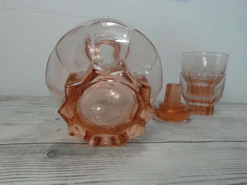 Pink glass carafe with 2 glasses