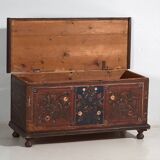 Ancien coffre peint avec détails floraux (Année 1870) #32