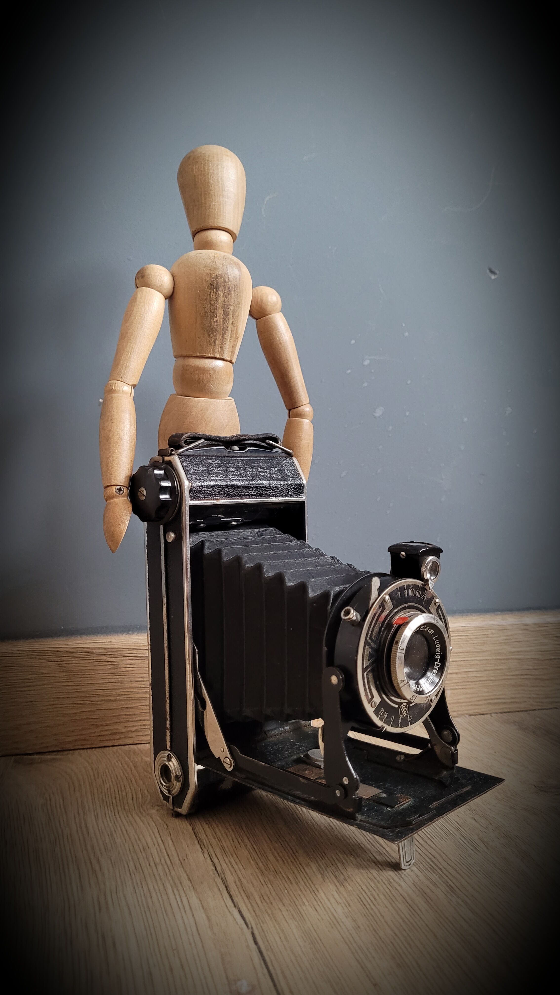 Victar bellows camera