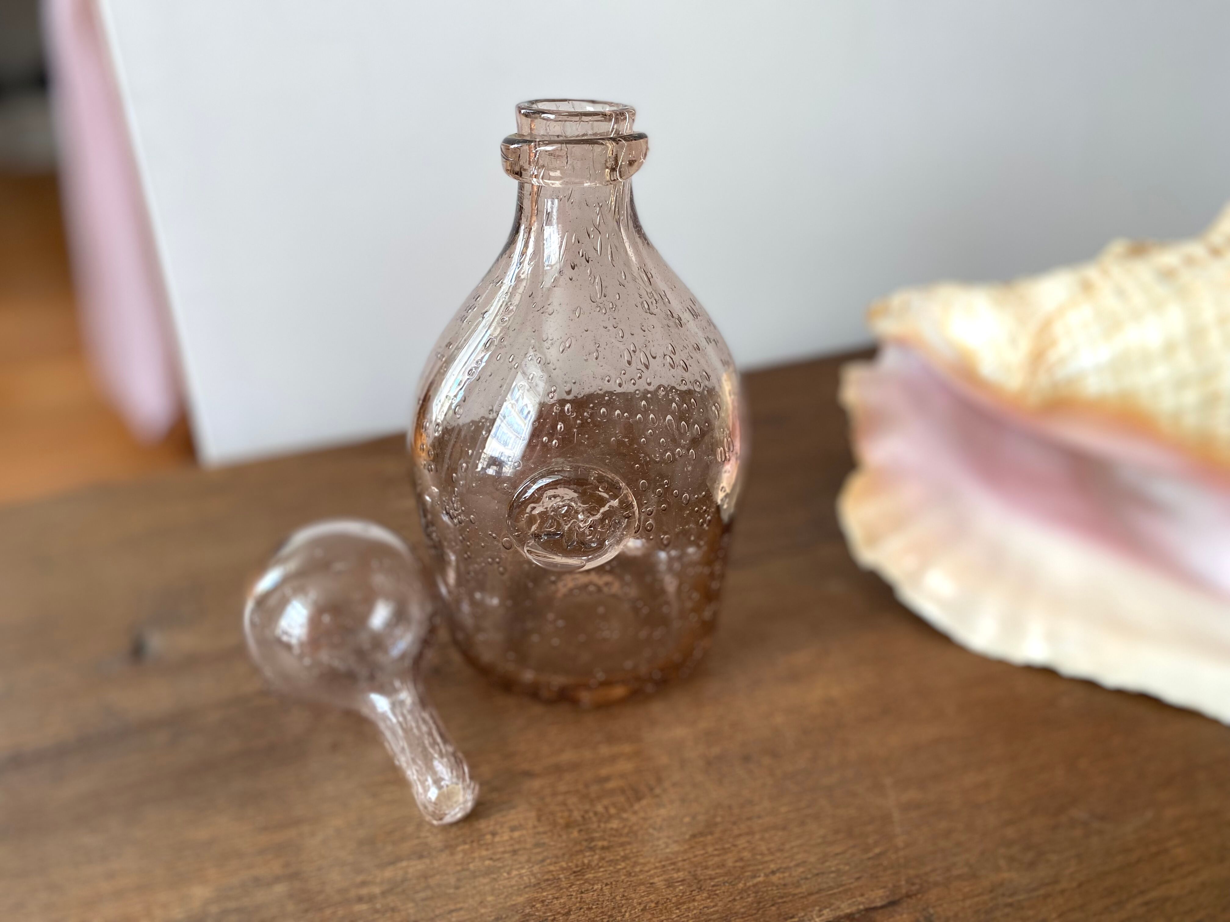Carafe en verre bullé rose Biot vintage années 60