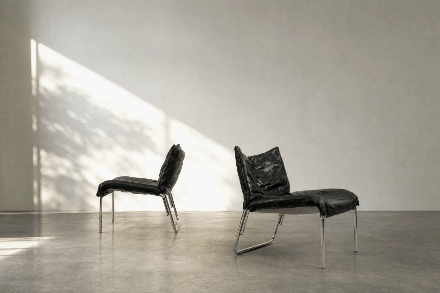 Chaises longues en cuir noir patchwork suédoises modernes du milieu du siècle d'IKEA