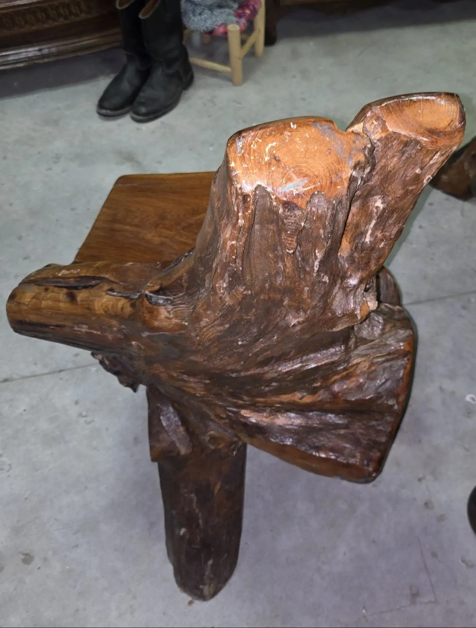 Sculptural armchair in solid wood – Unique piece, organic design
