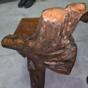 Sculptural armchair in solid wood – Unique piece, organic design