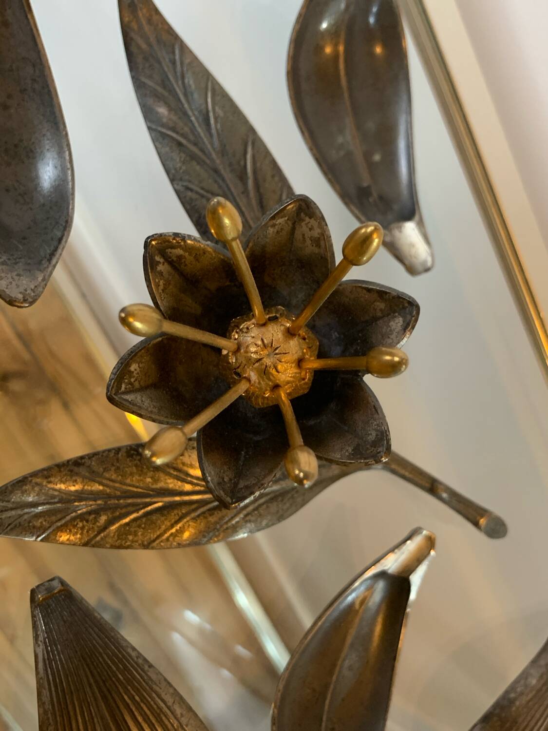 Flower metal ashtray