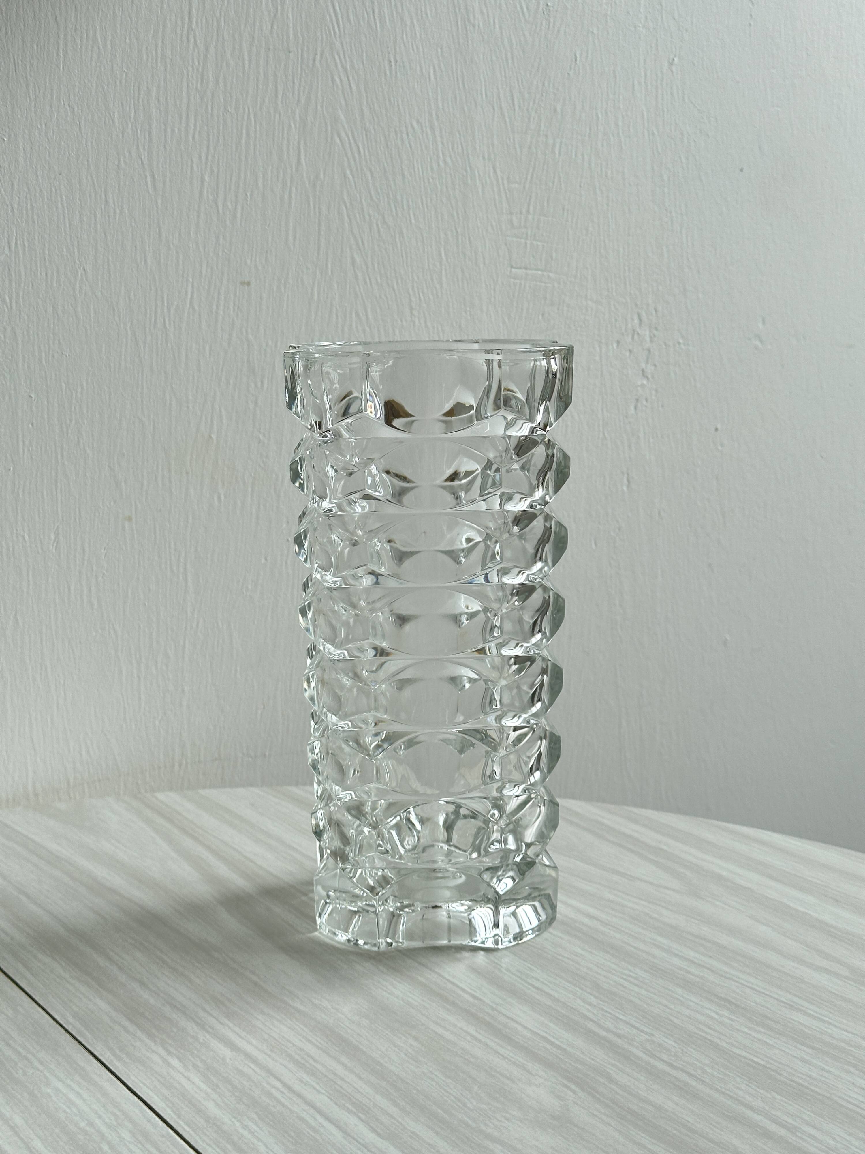 Rectangular crystal vase in thick glass, bouquet vase.