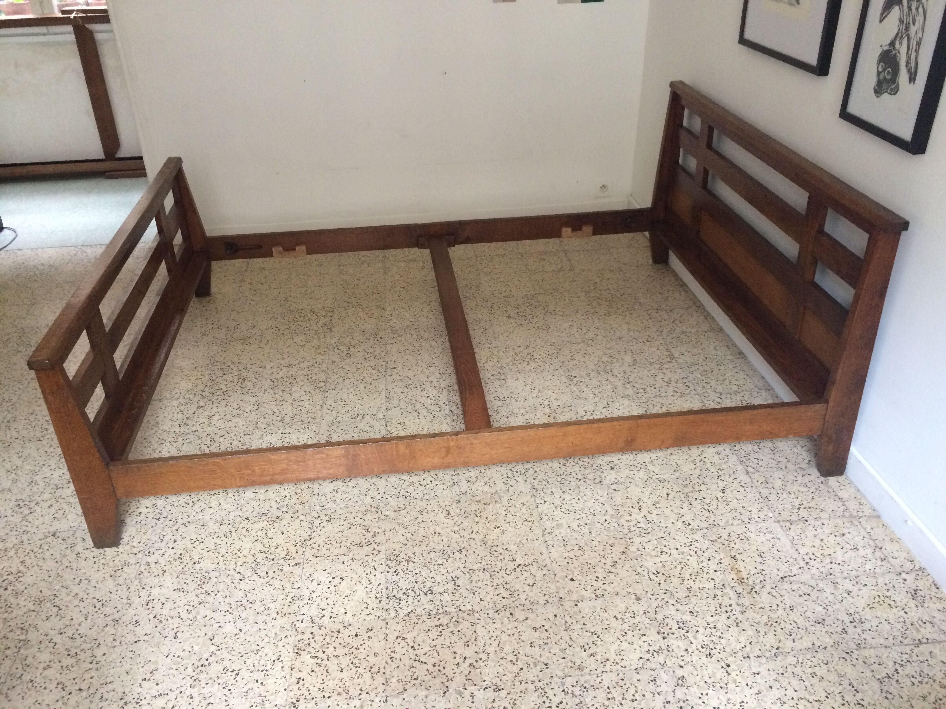 Oak bed by René Gabriel period Reconstruction