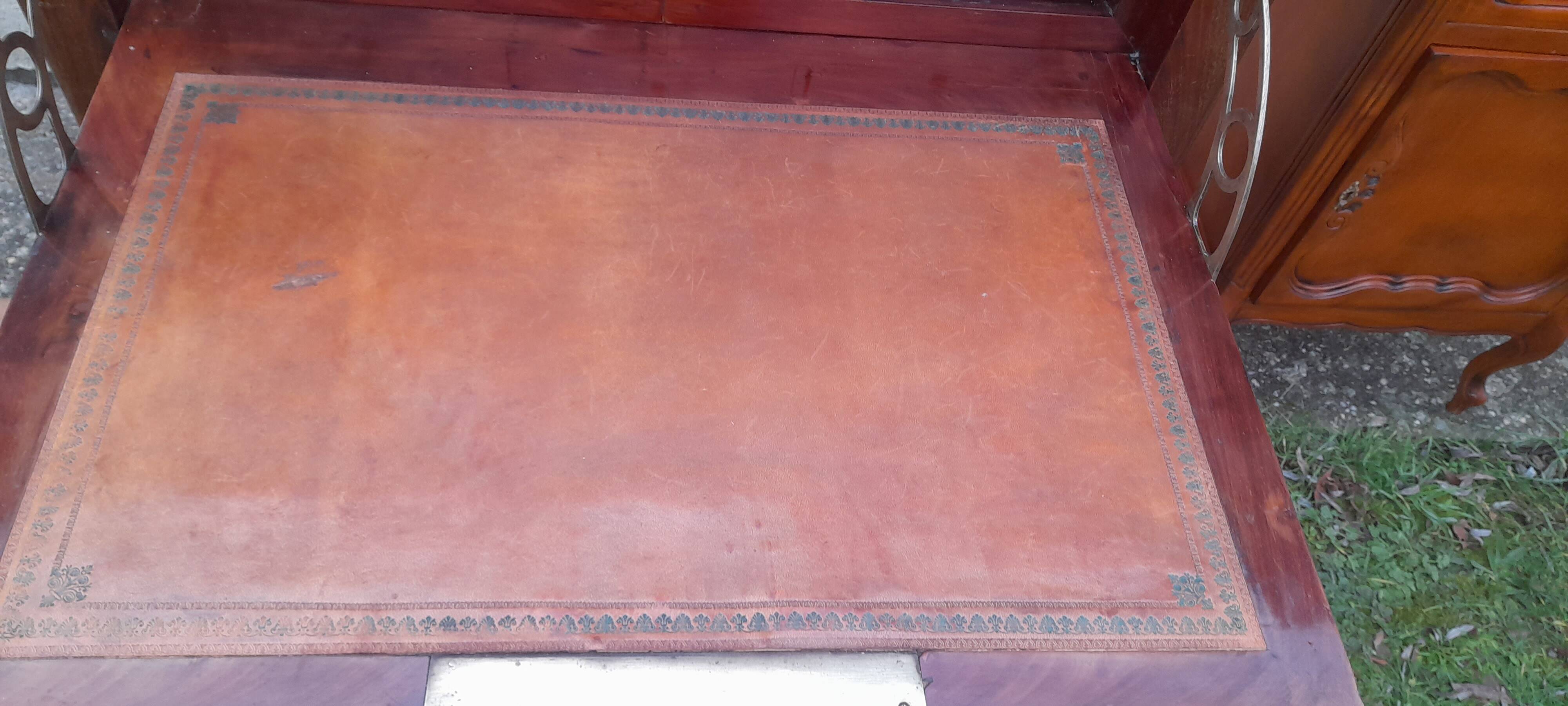 Secrétaire époque  Louis Philippe acajou avec clé