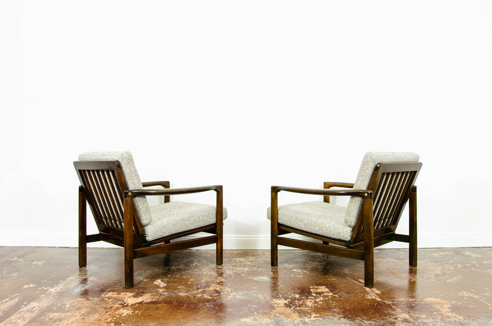 Pair of B-7522 armchairs by Zenon Bączyk