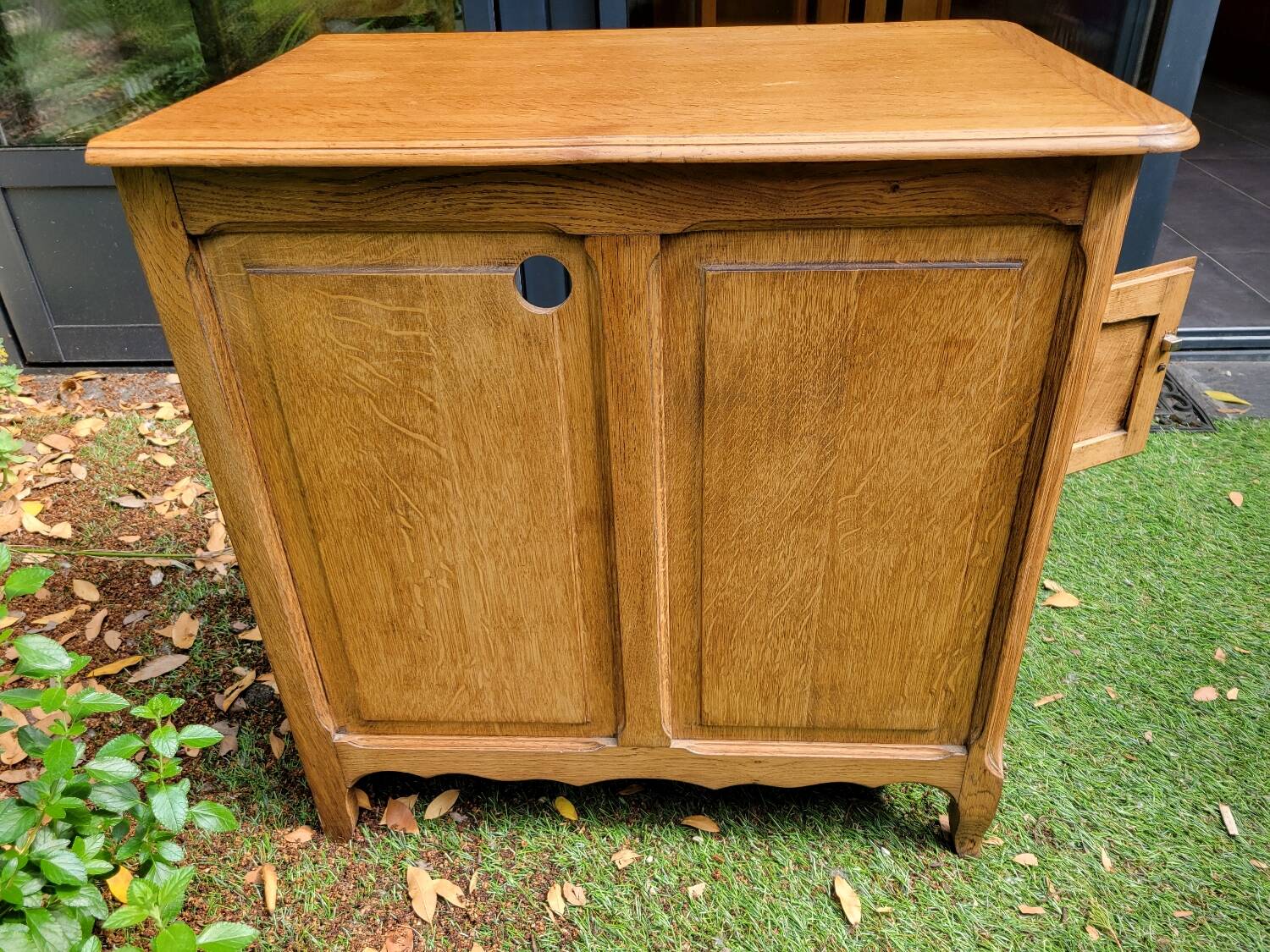 TV cabinet