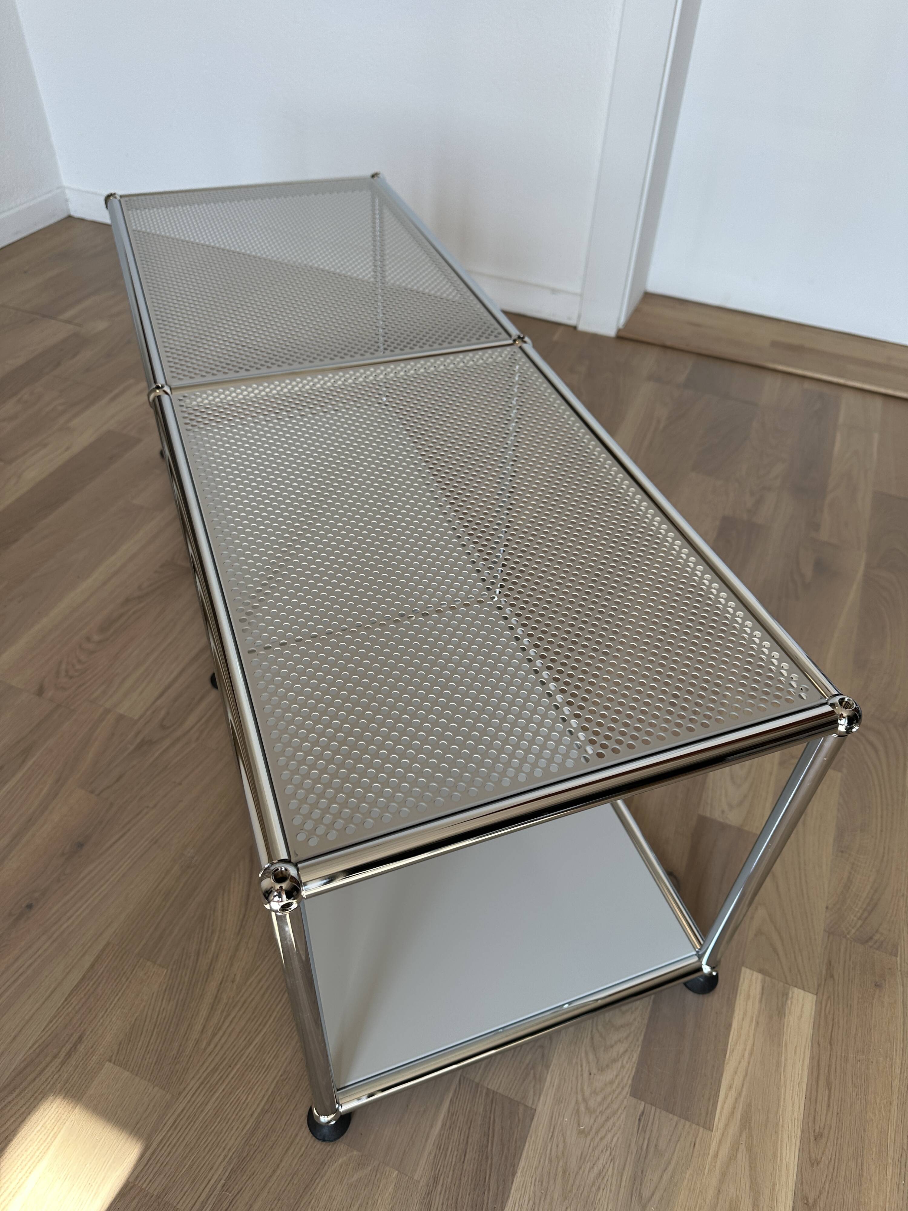 USM Haller TV stand / coffee table in Light Grey