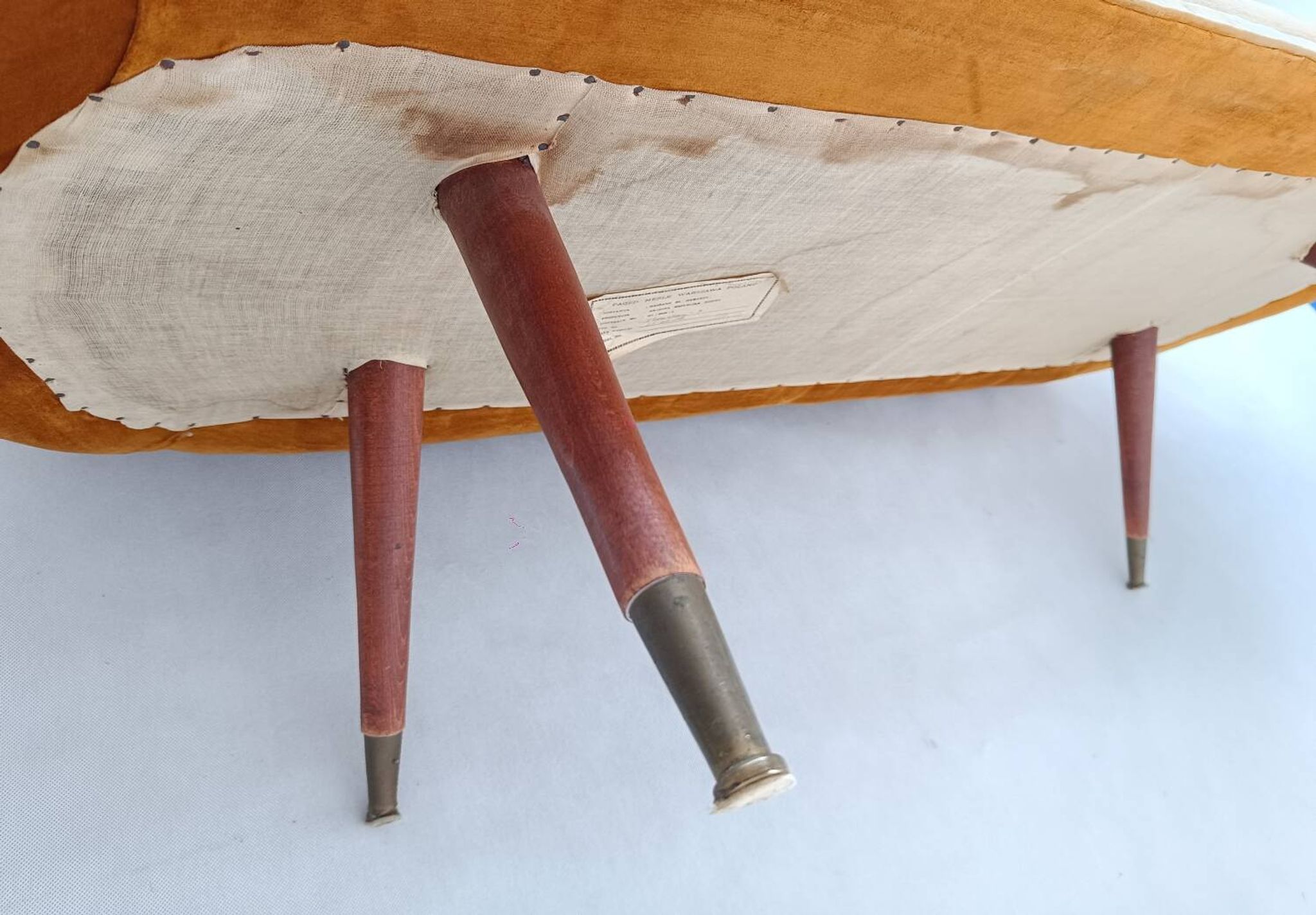 2 fauteuils œuf et canapé par Paged des années 50