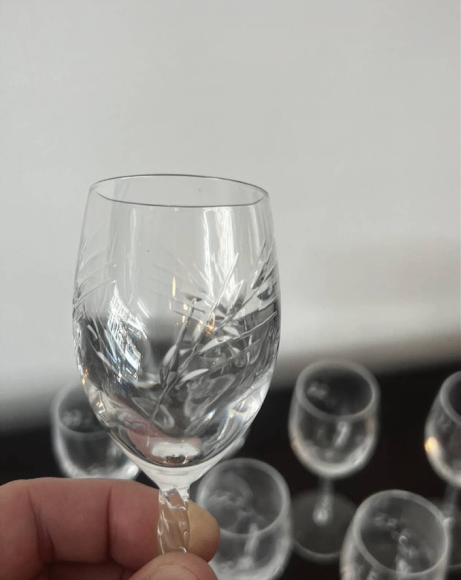 12 verres à liqueur en cristal 1950