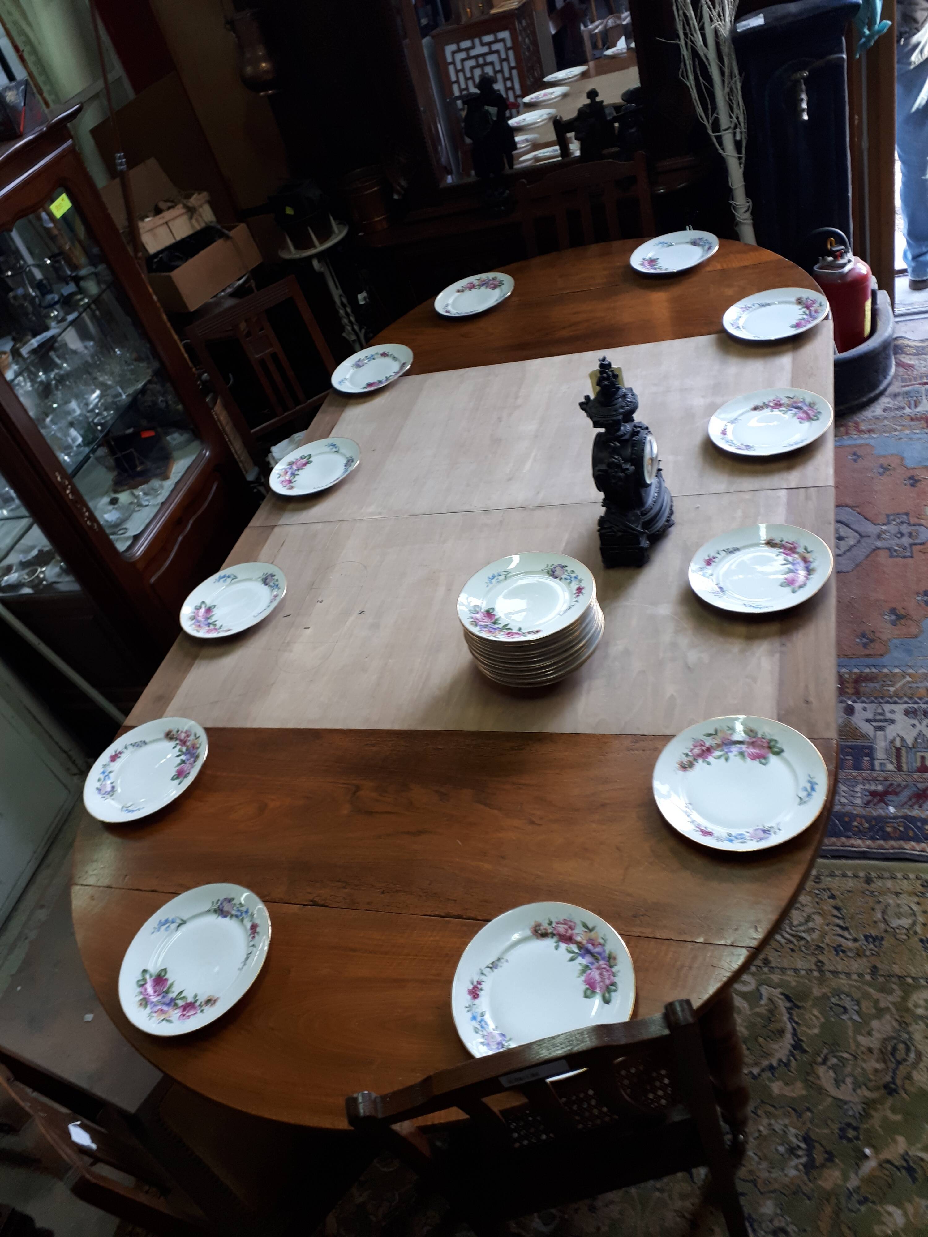 Dining room table