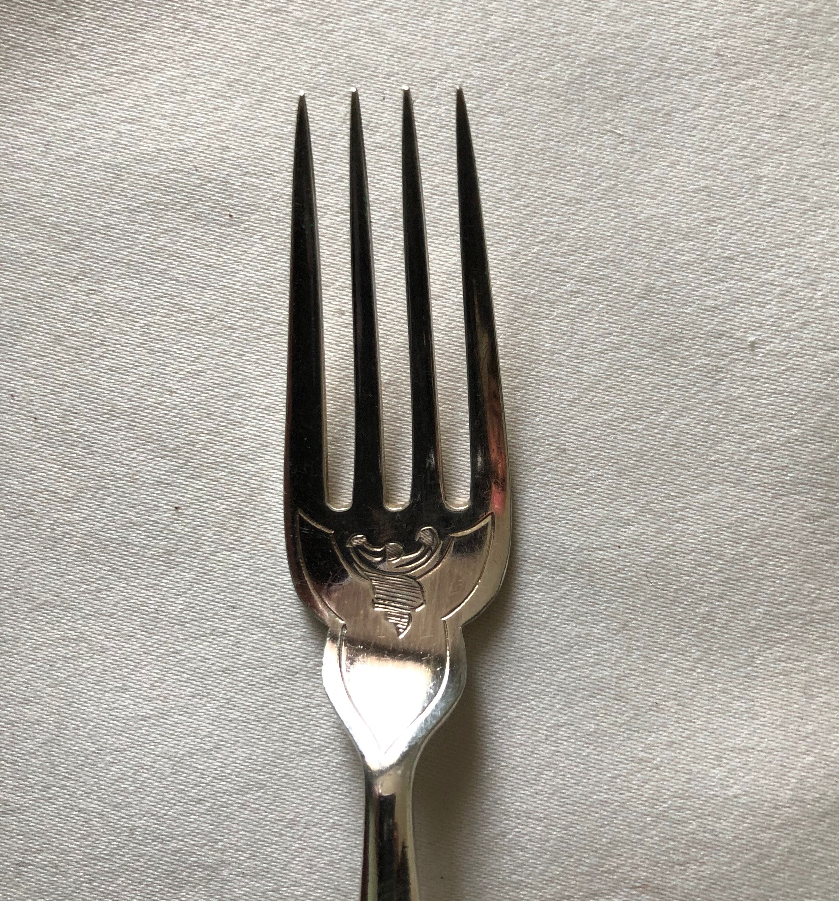 Fish cutlery service