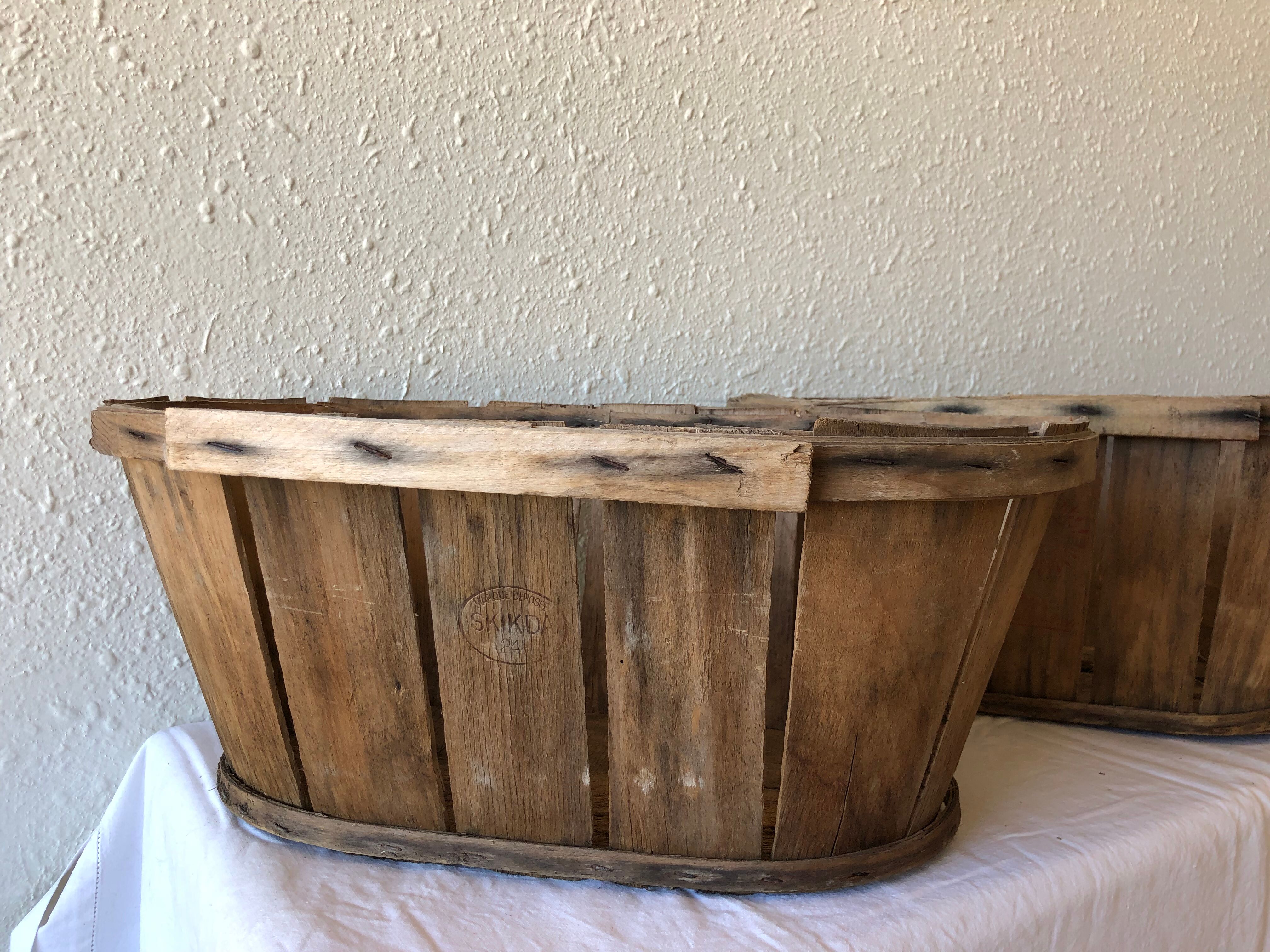 Series of 3 old fruit cups