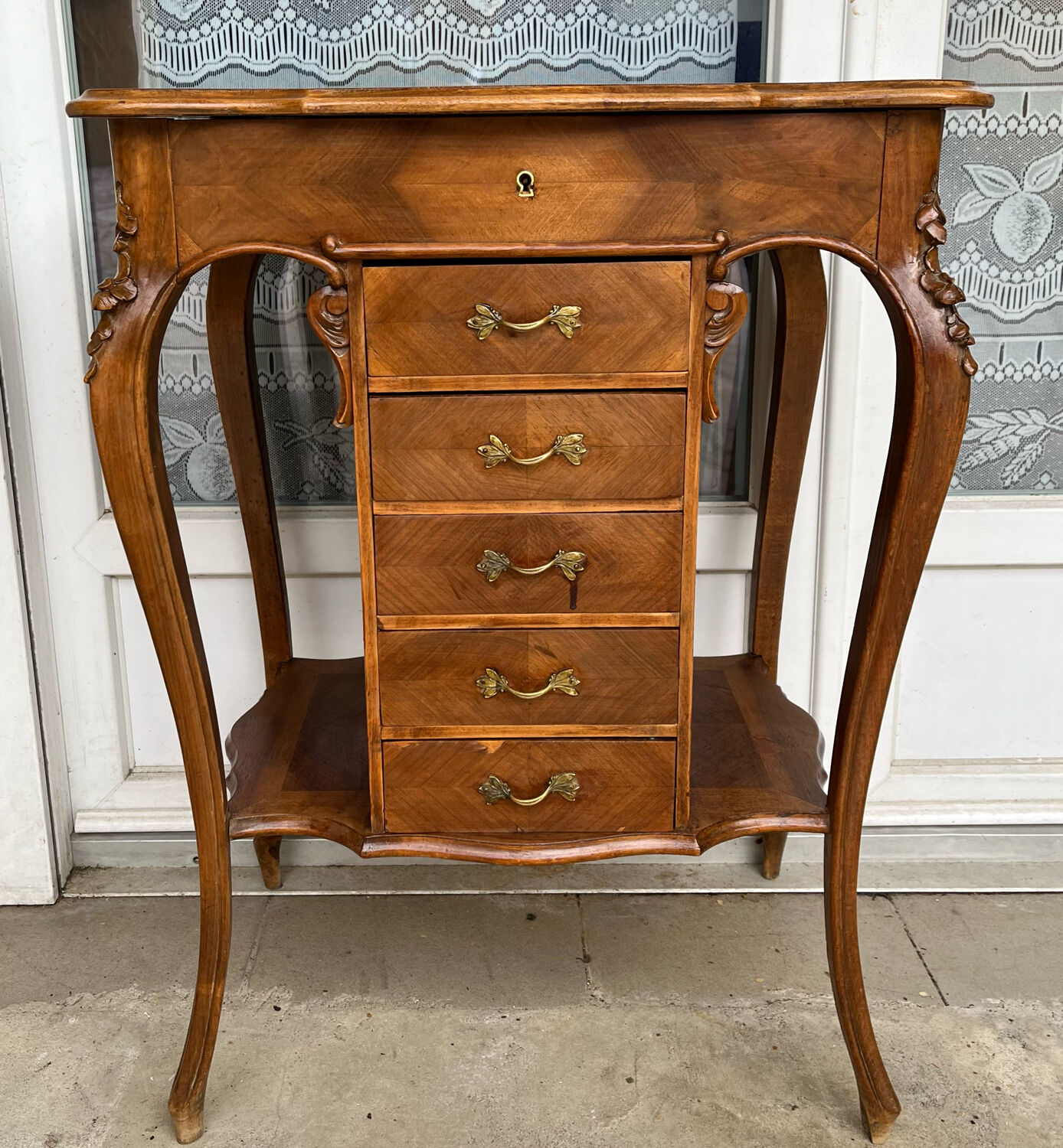 Dressing table in wood marquetry