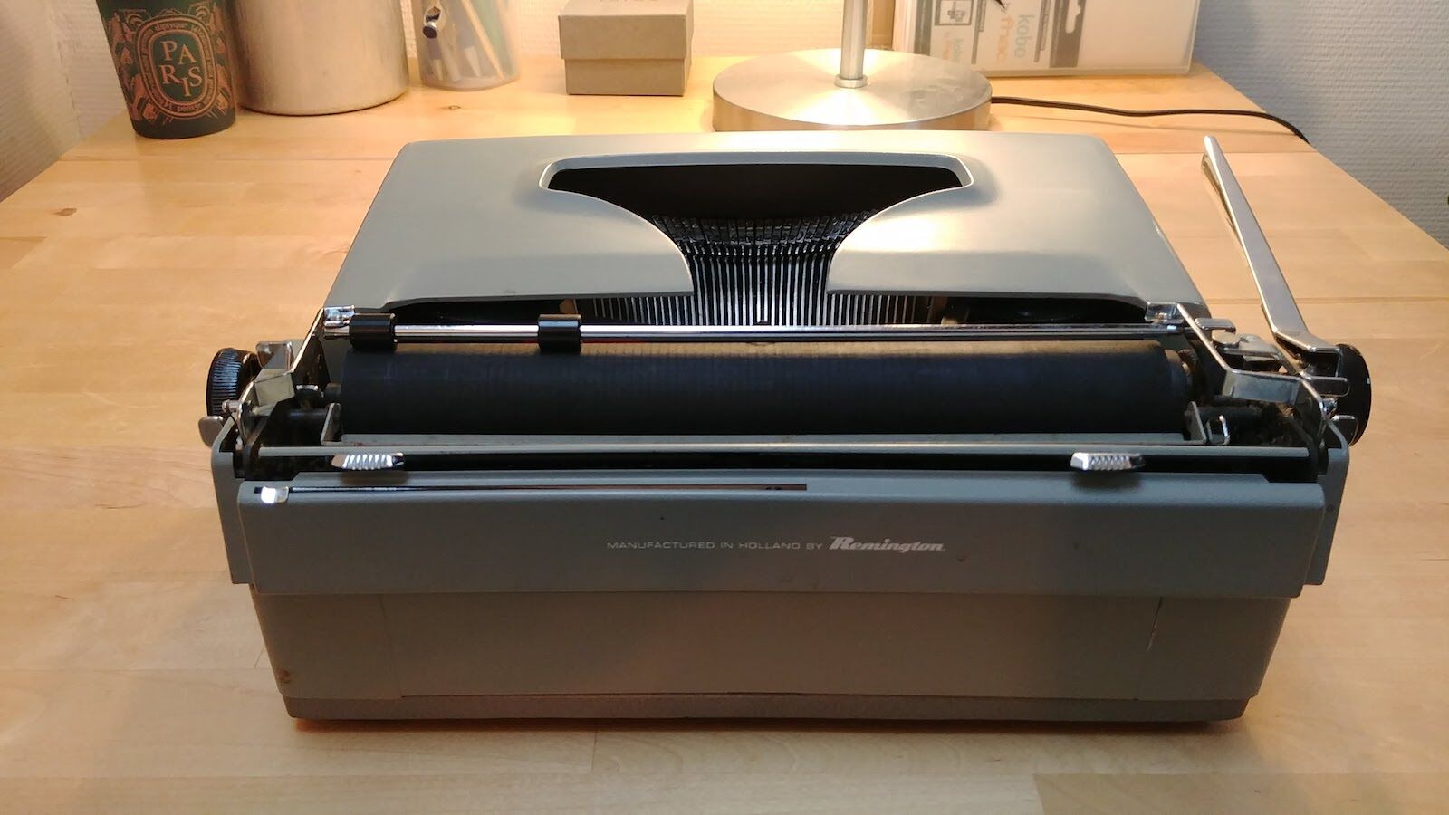 Typewriter Remington Travelriter Deluxe