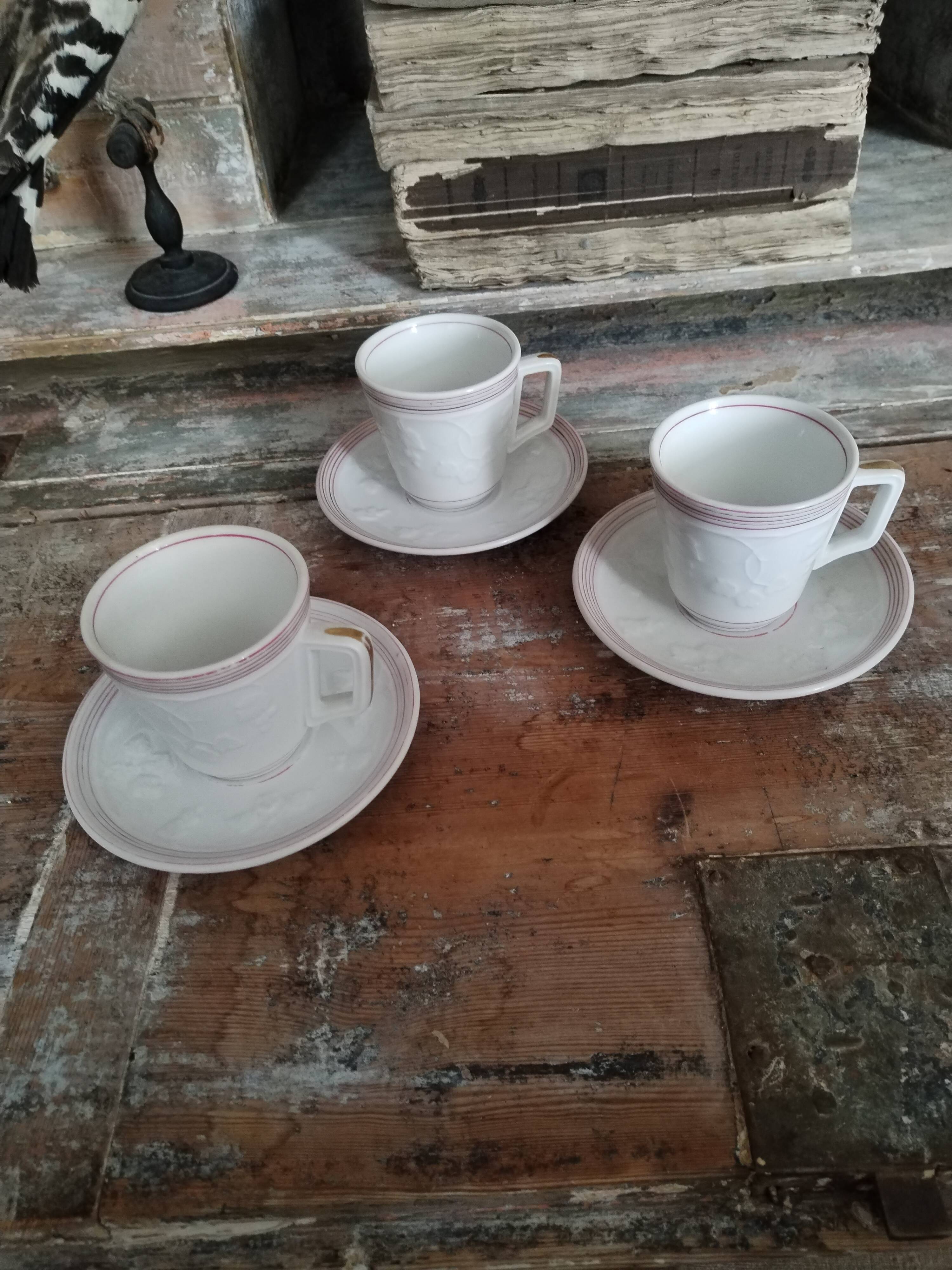 3 Napoleon III cups and saucers