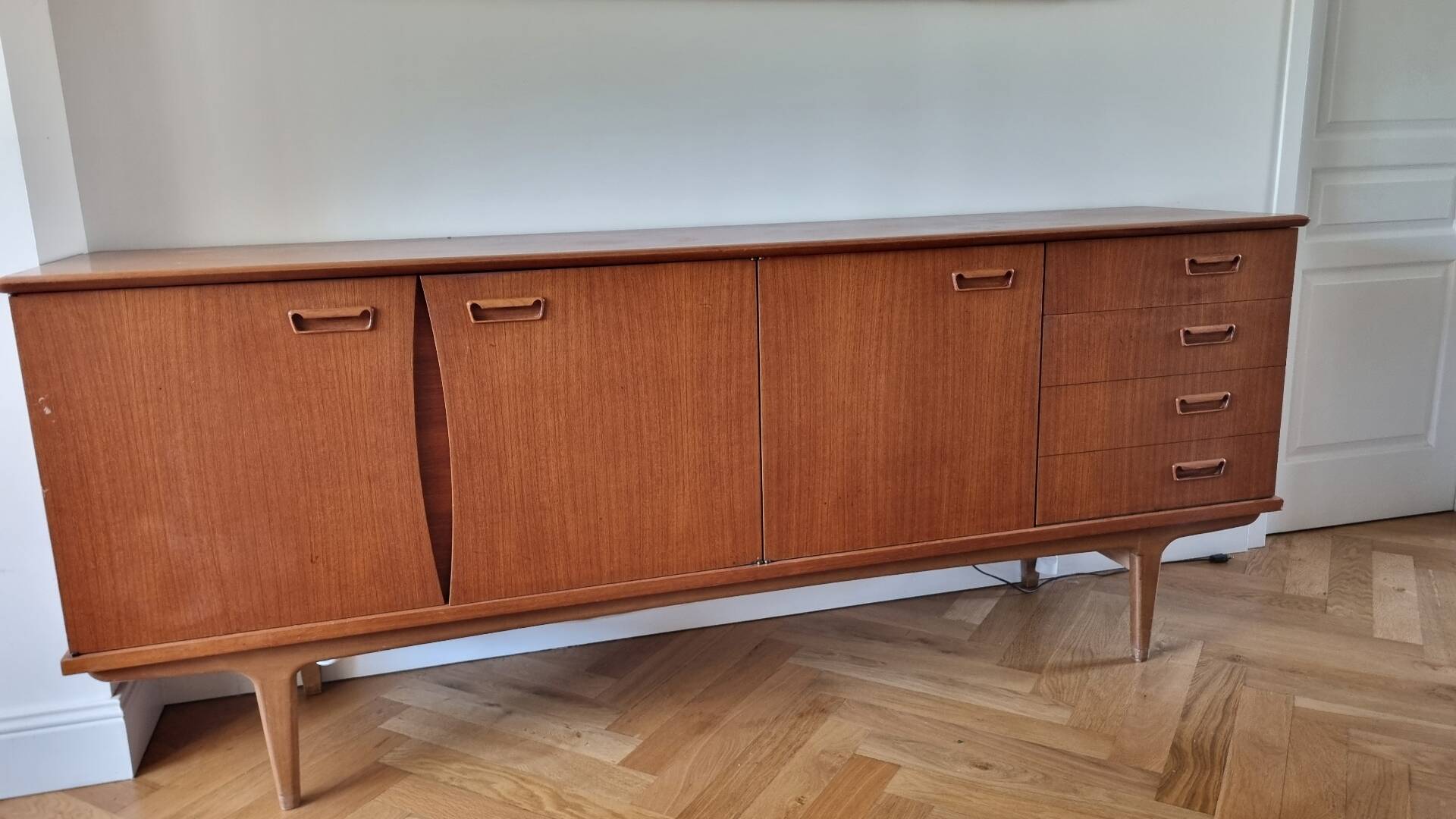 Scandinavian enfilade LB
