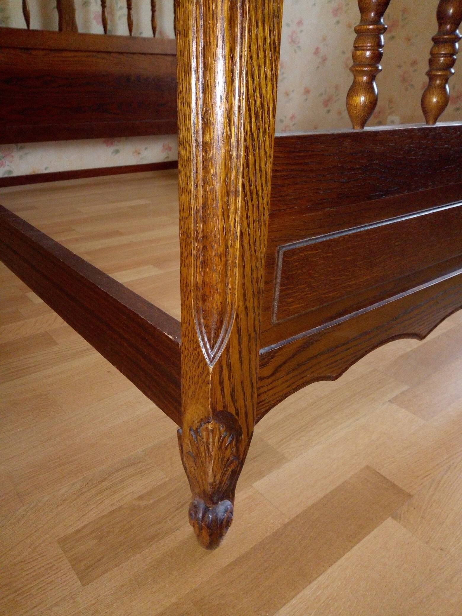 140 x 190 oak bed from the 70s