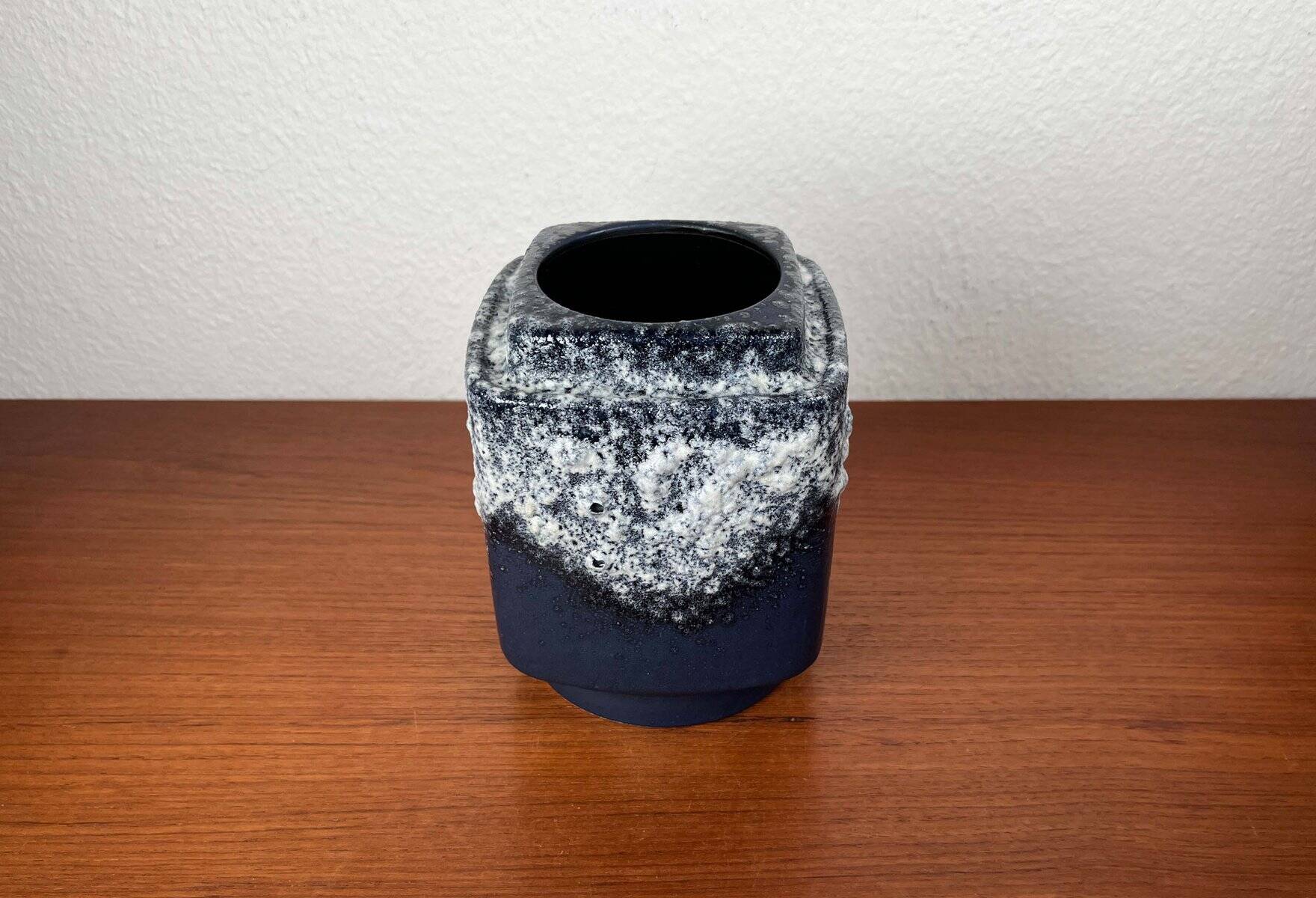 WGP Fat Lava flower pot in ceramic from West Germany, mid-century by Dümler & Breiden, 1960s.