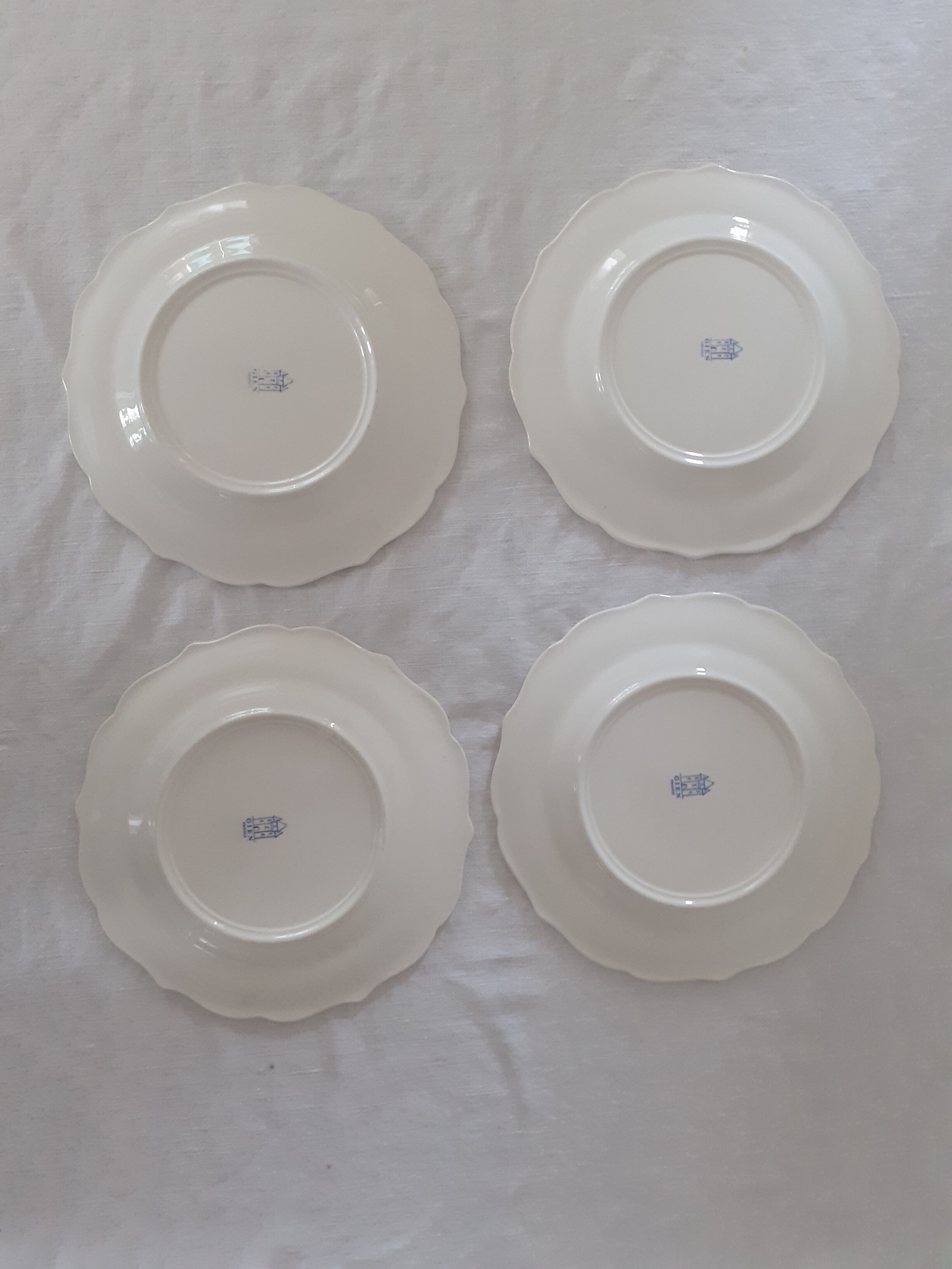 4 Plates made of GIEN camaieu blue central pattern and rinses model ROUEN