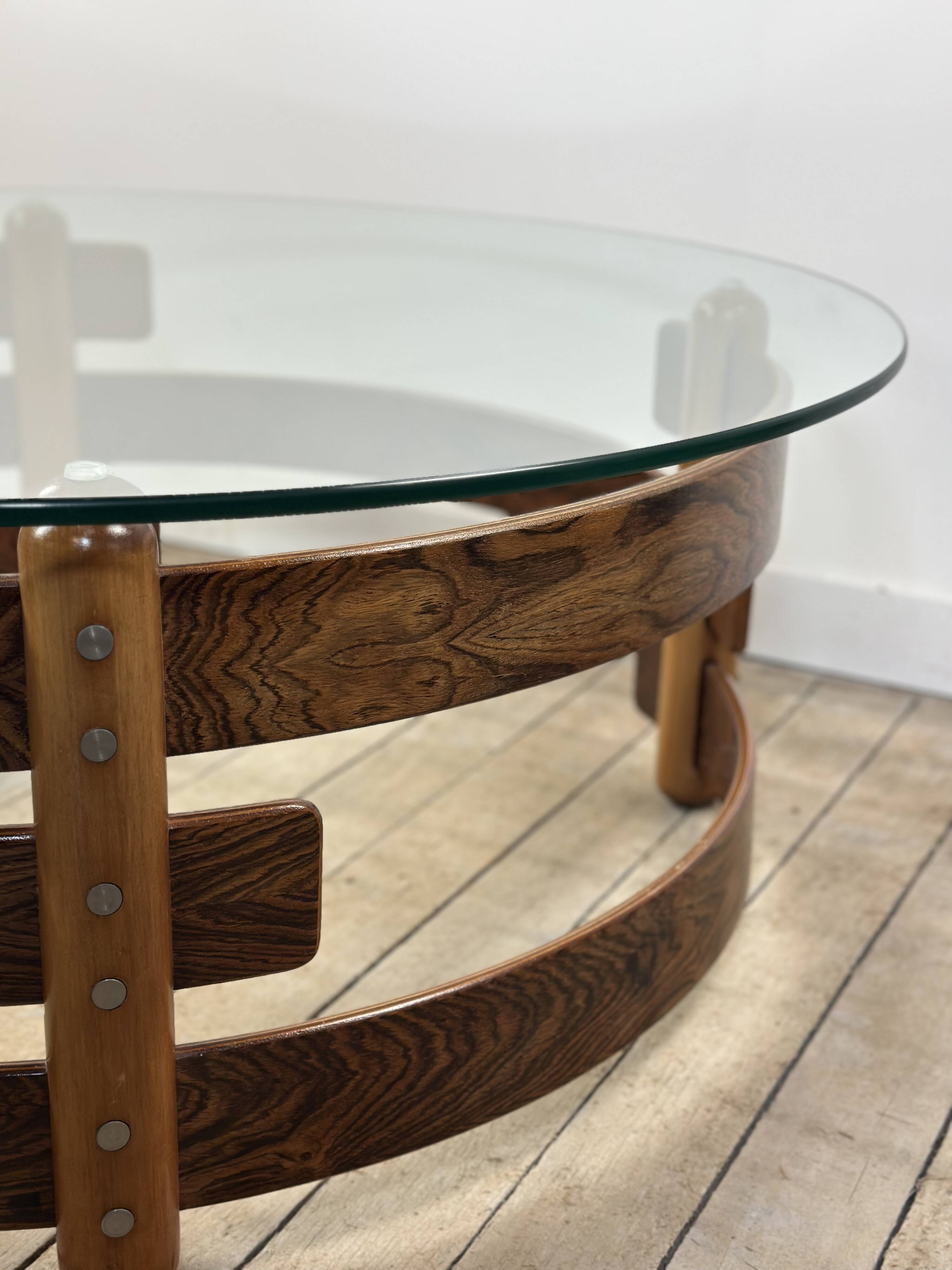 Table basse ronde scandinave en teck 1970