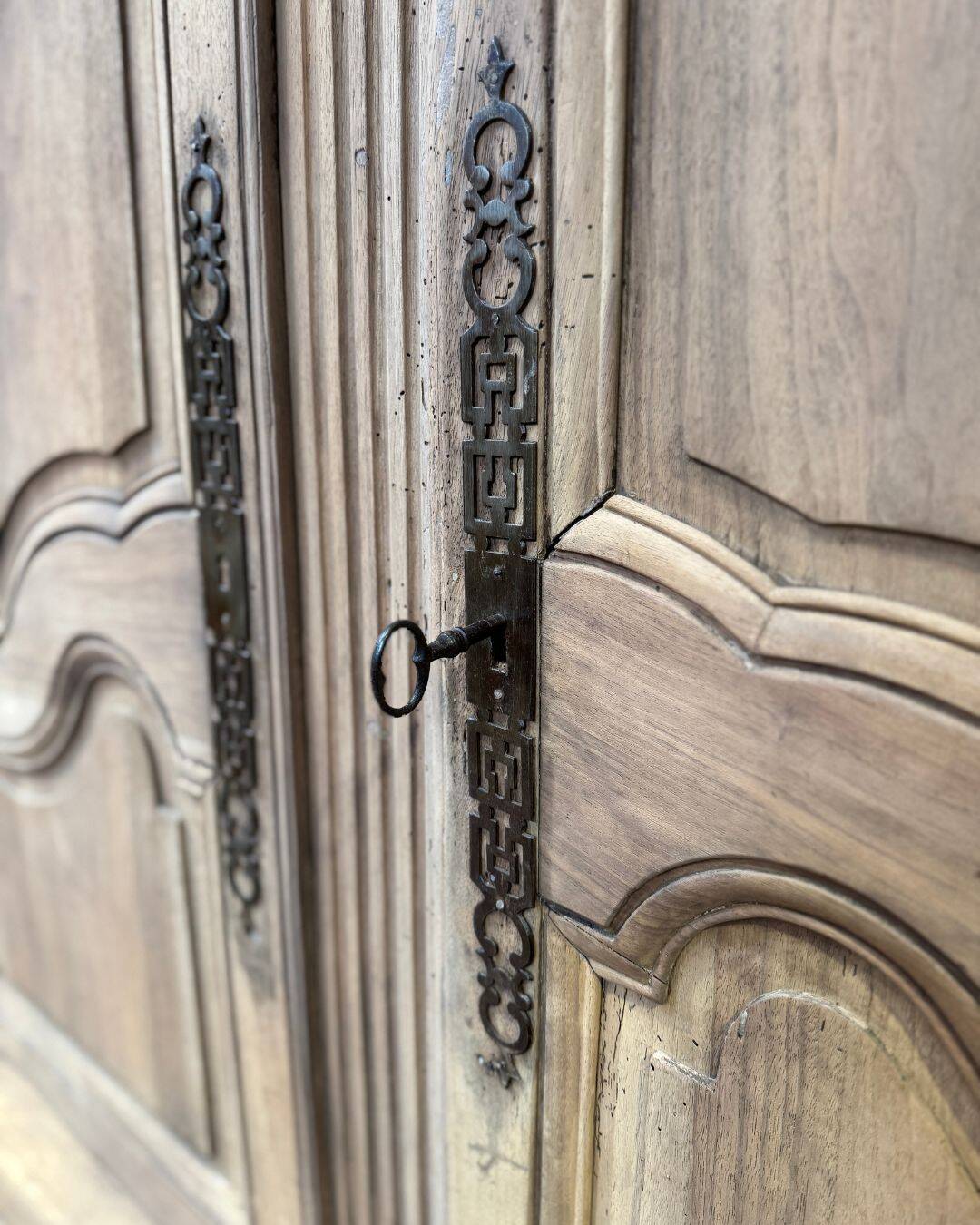 Antique sandblasted dresser