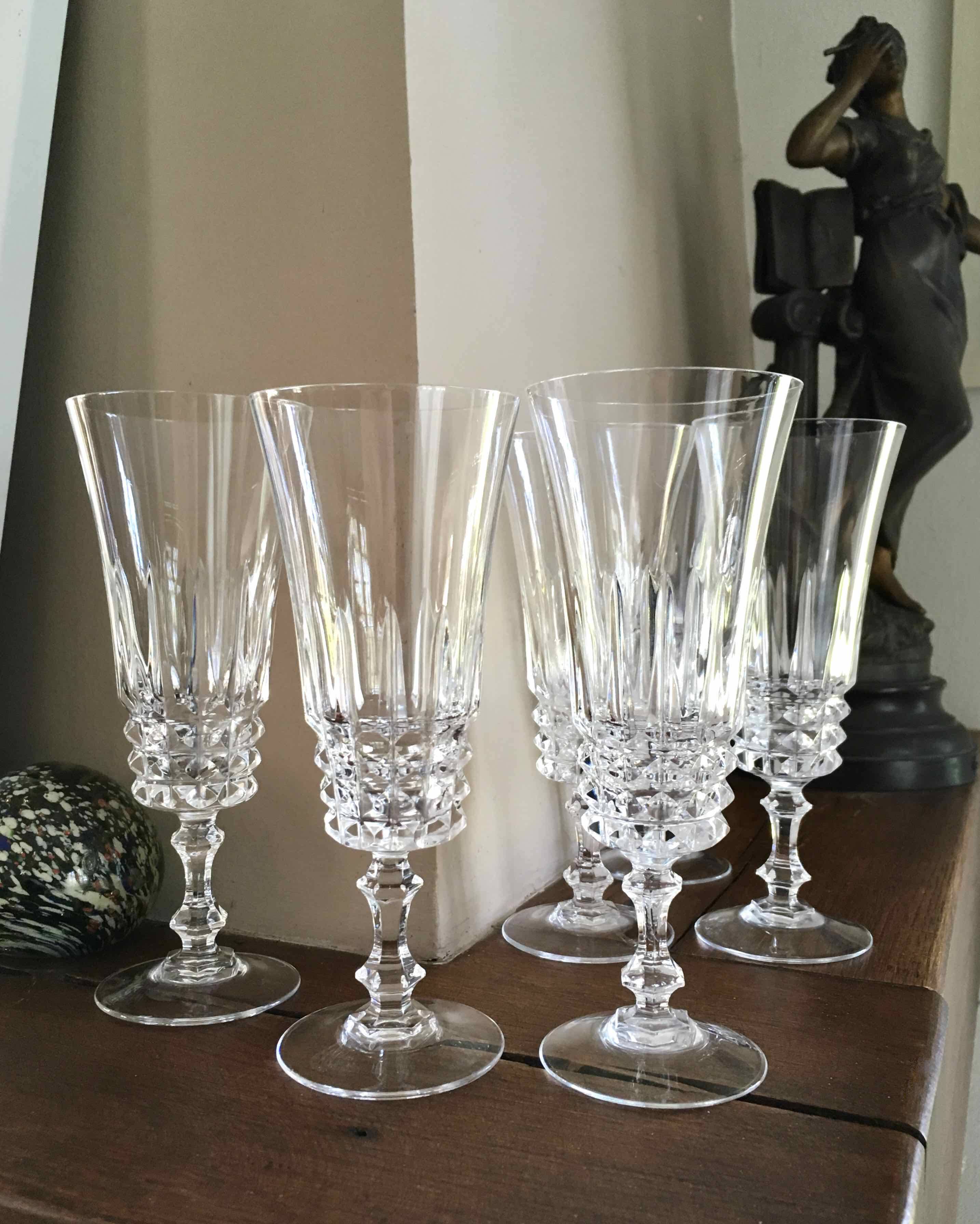 6 Arques crystal champagne flutes