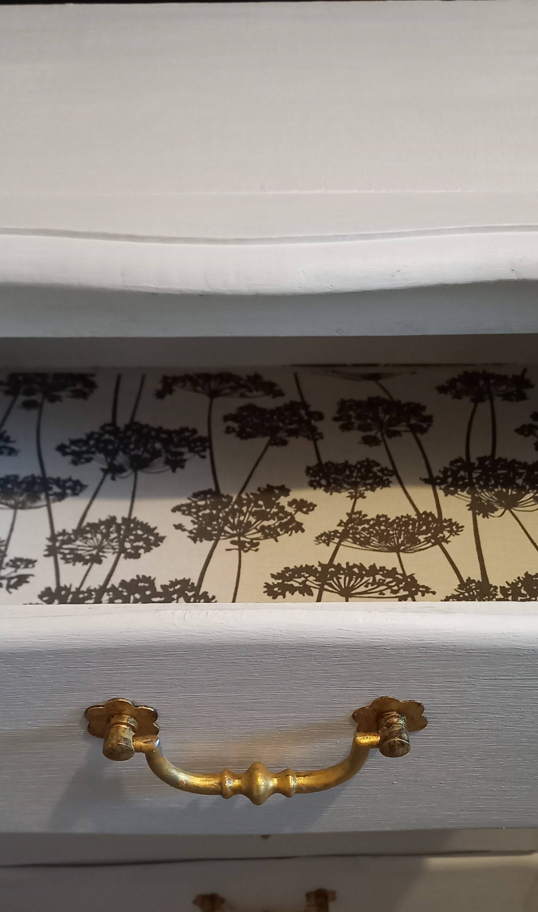 Antique chest of drawers
