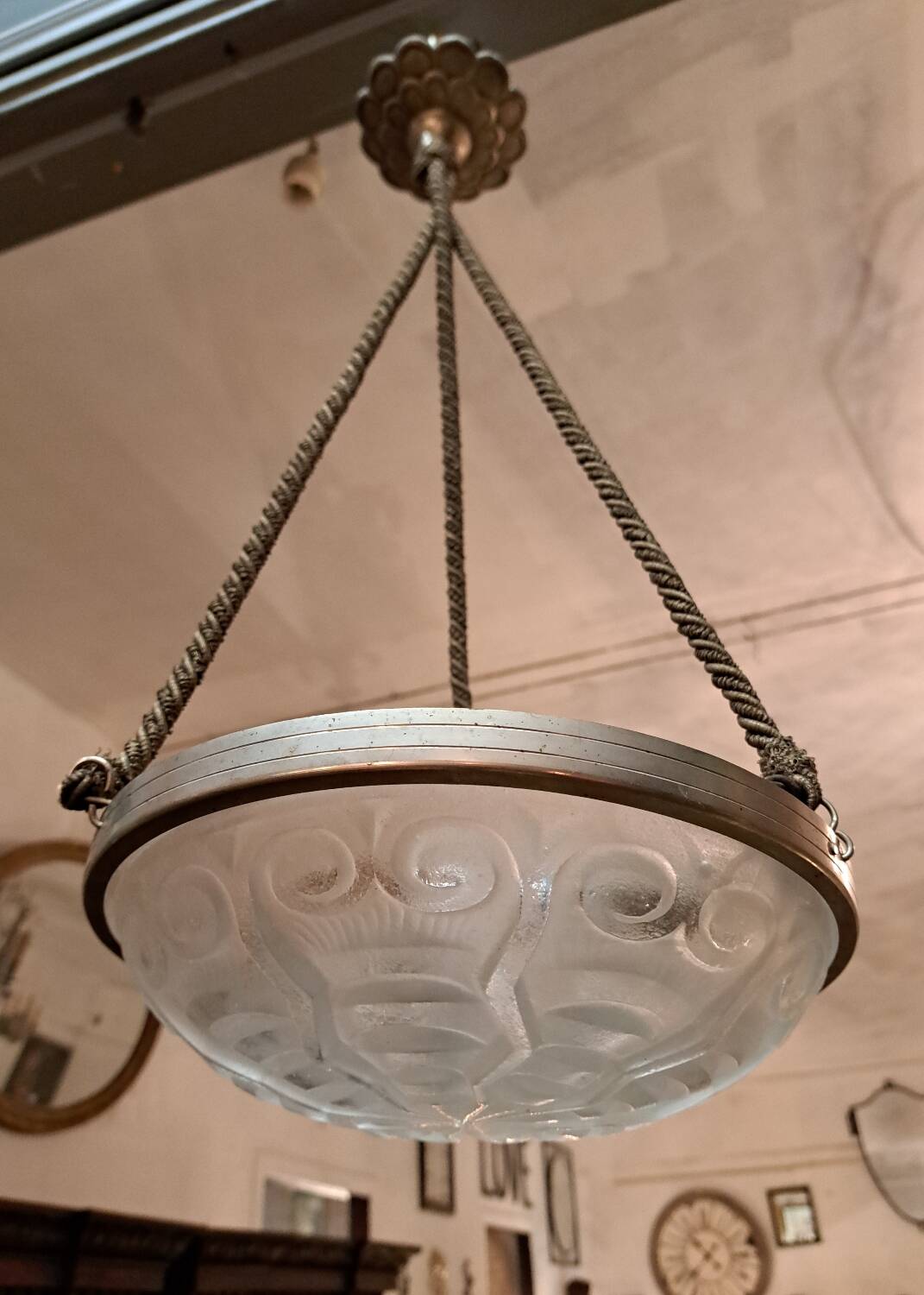 Molded glass basin pendant light