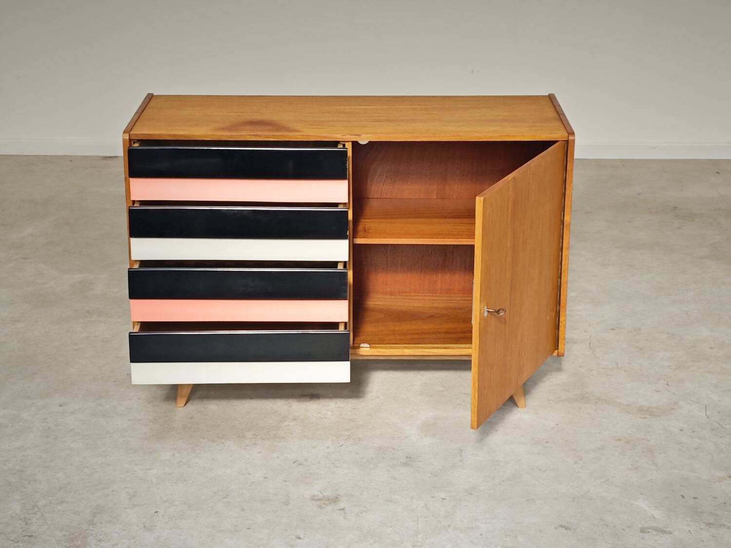 U 458 pink and grey sideboard by Jiri Jiroutek for Interier Praha 1960