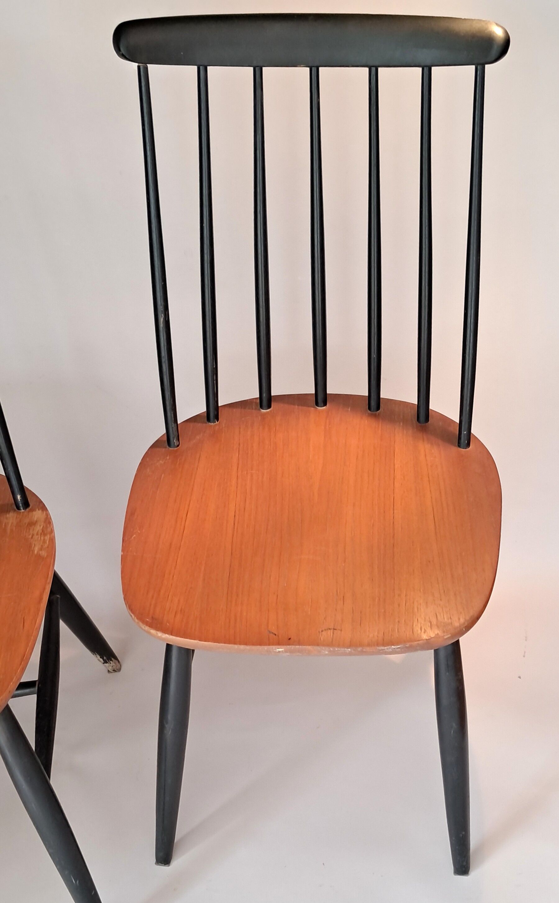 Pair of "Fanett" chairs designed by Ilmari Tapiovaara, circa 1970.