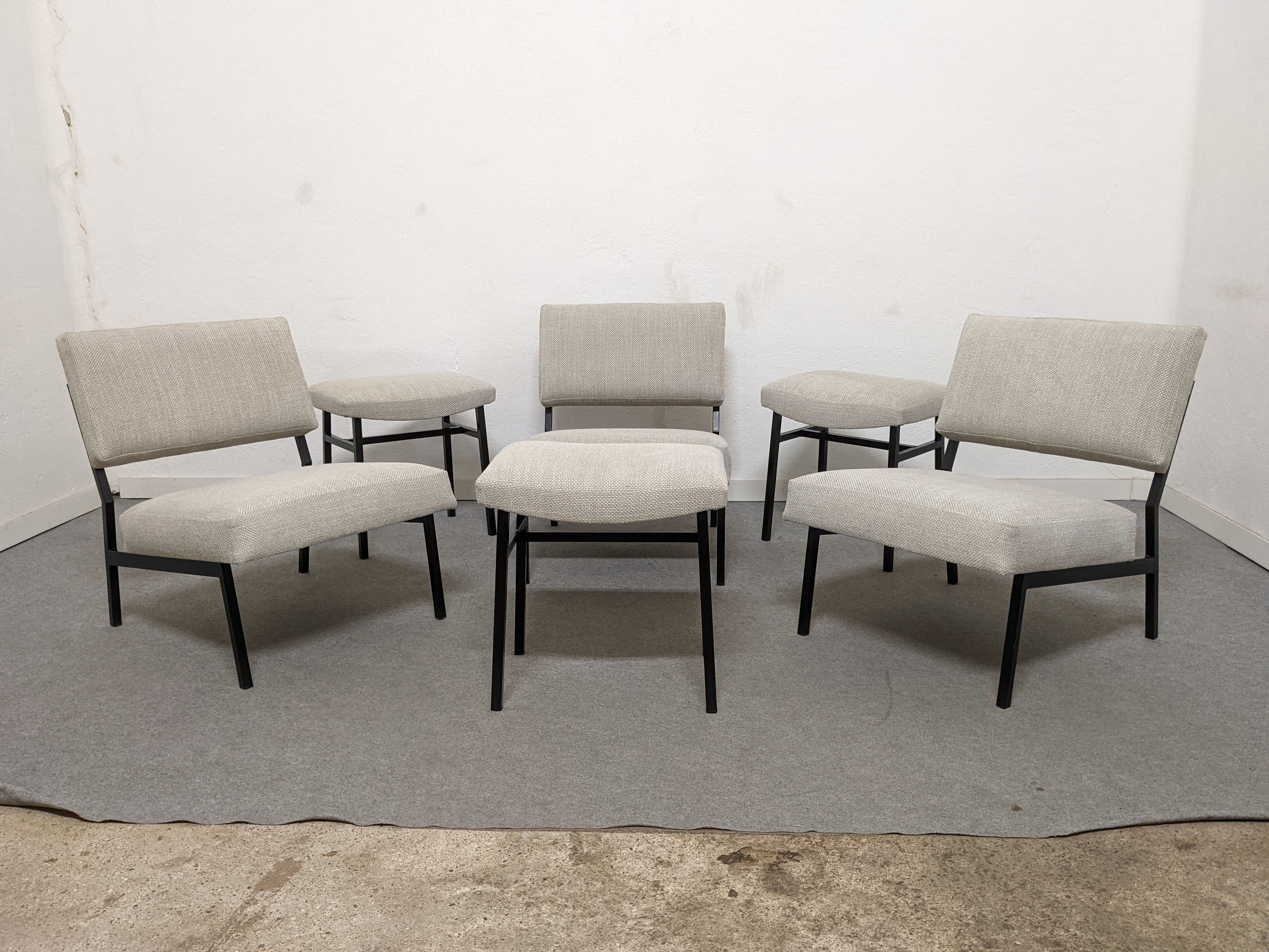 Series of 3 modernist drivers of the 50s /60s and their ottomans