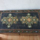 Old trunk chest lacquered Indian lacquered wood