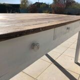 Farm table