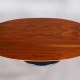 Table ovale tchèque en palissandre du milieu du siècle avec base en fonte, années 1950