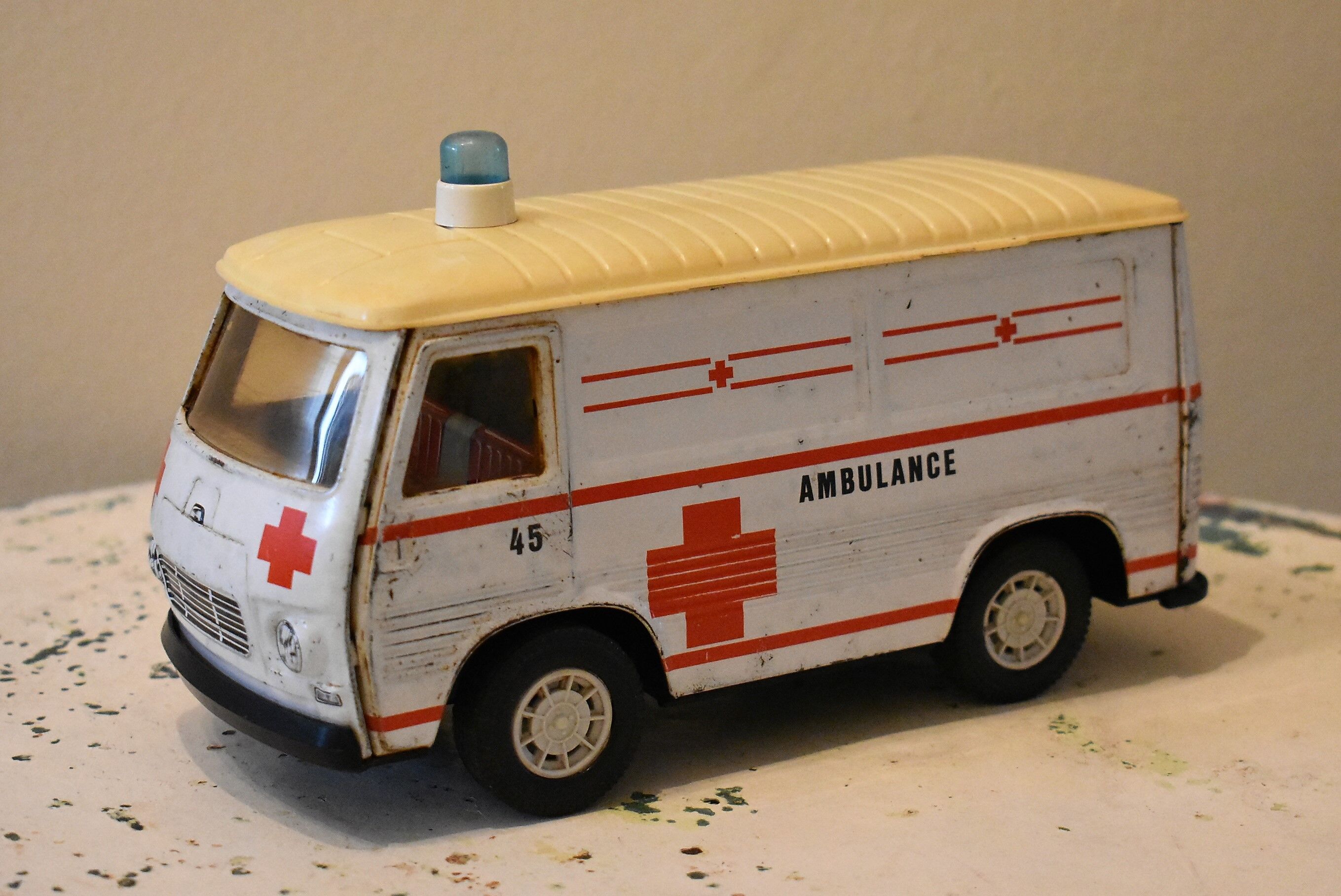 Joustra metal ambulance van