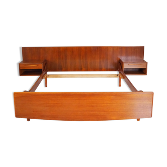 Scandinavian style bed in 140 with two built-in night tables