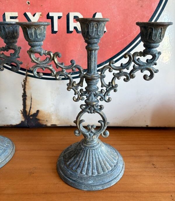 Paire de bougeoirs, candélabres anciens