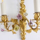 Paire d’appliques en bronze et à décor de fleurs. Circa 1880.