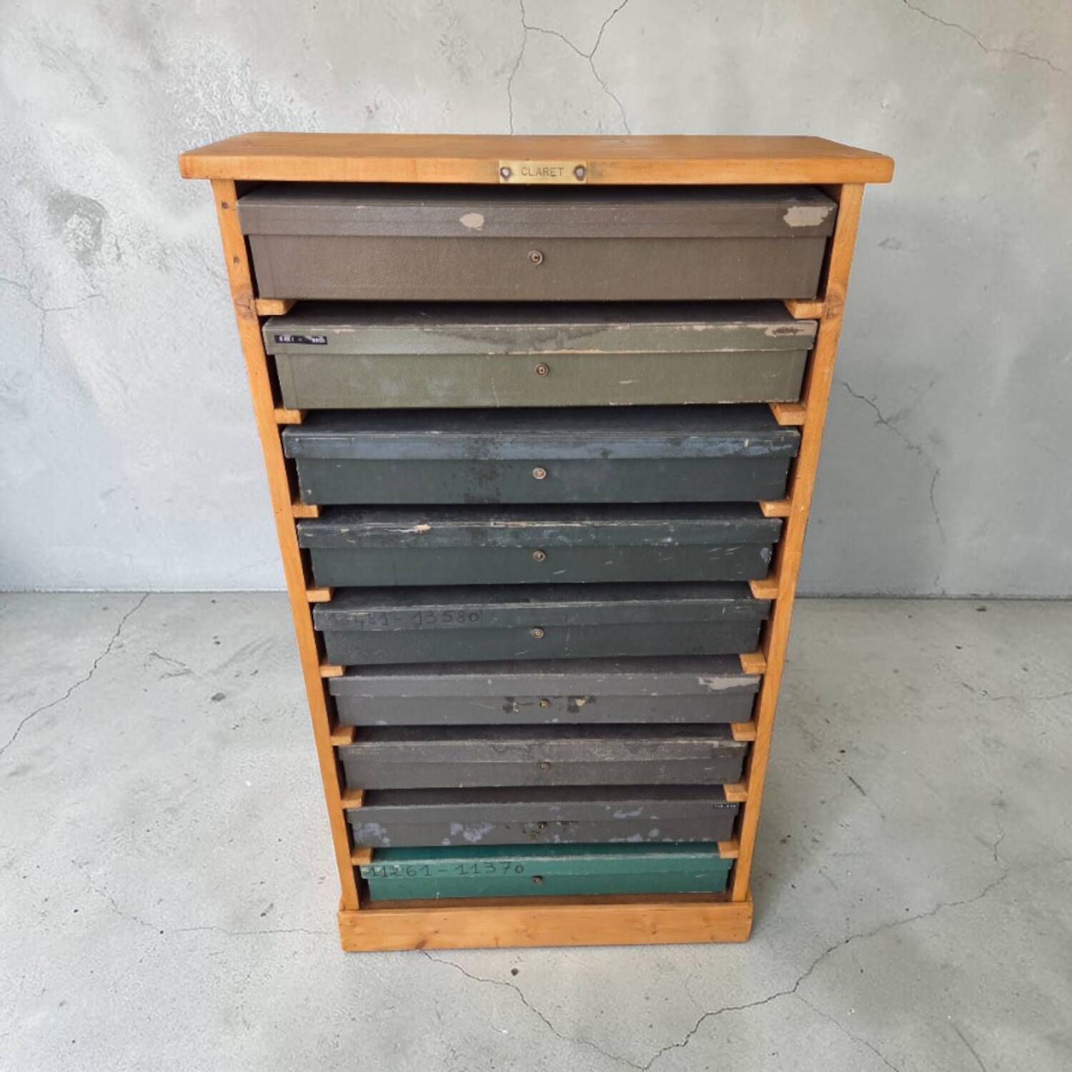 Cardboard maker's furniture