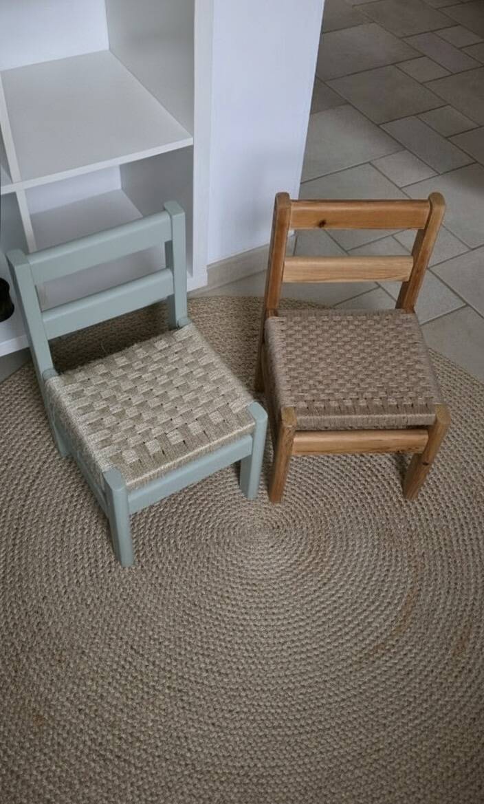 Set of two children's chairs in wood, jute and sisal