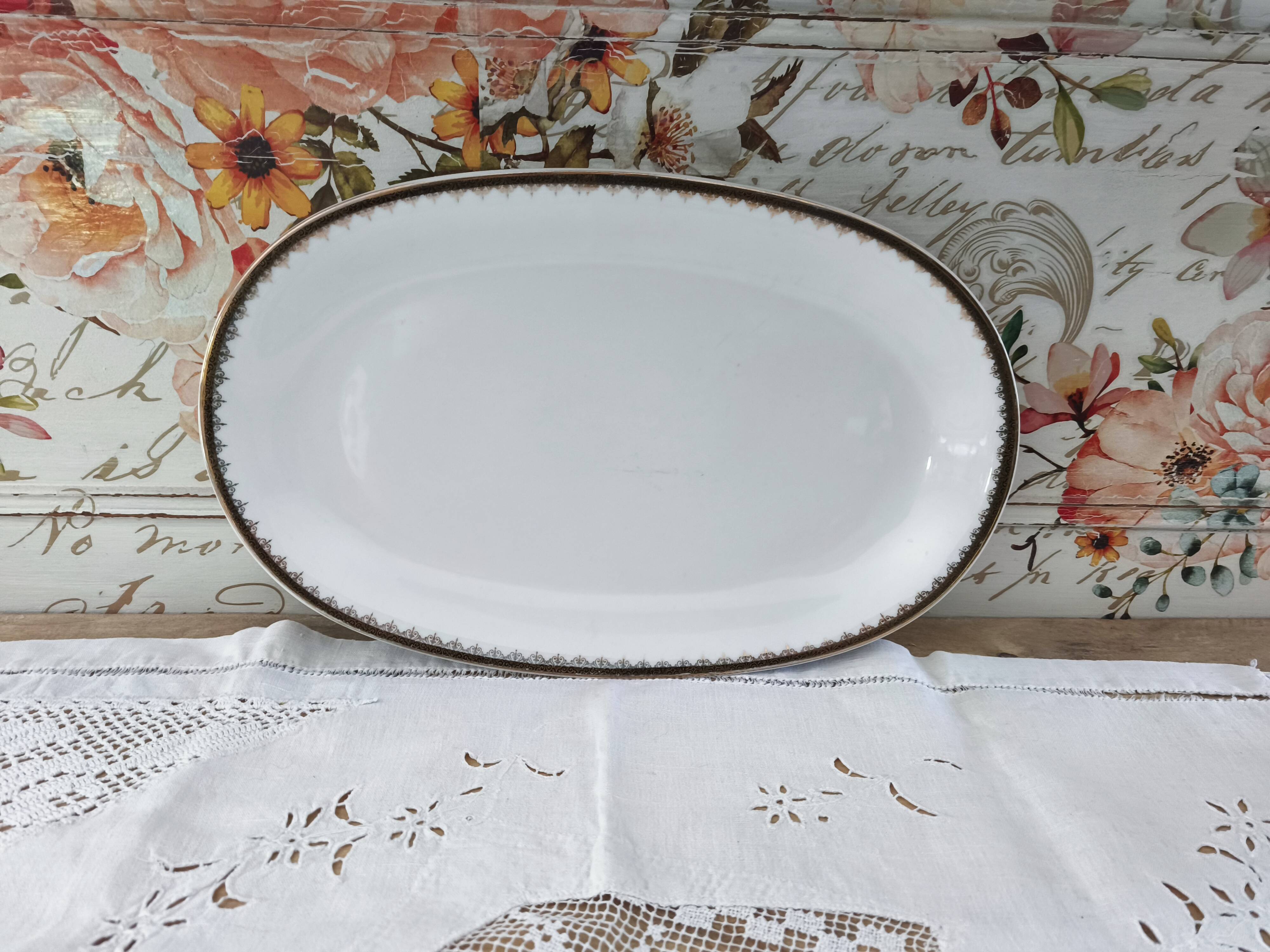 Large oval Winterling Bavaria porcelain dish with gold frieze Excelsior decoration