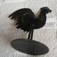 Poule ou coq en laiton sur support rond decoration
